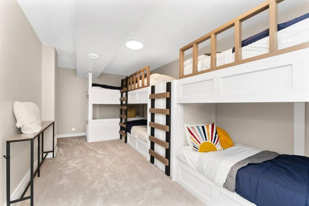 BunkBedDreams,10 Beds,Near Rogers place and Nait