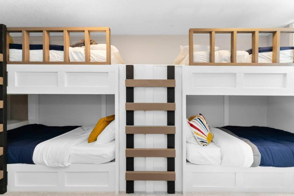 BunkBedDreams,10 Beds,Near Rogers place and Nait