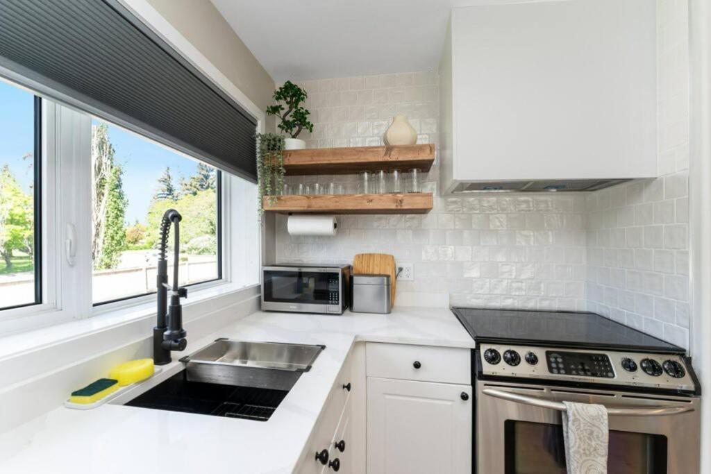 BunkBedDreams,10 Beds,Near Rogers place and Nait