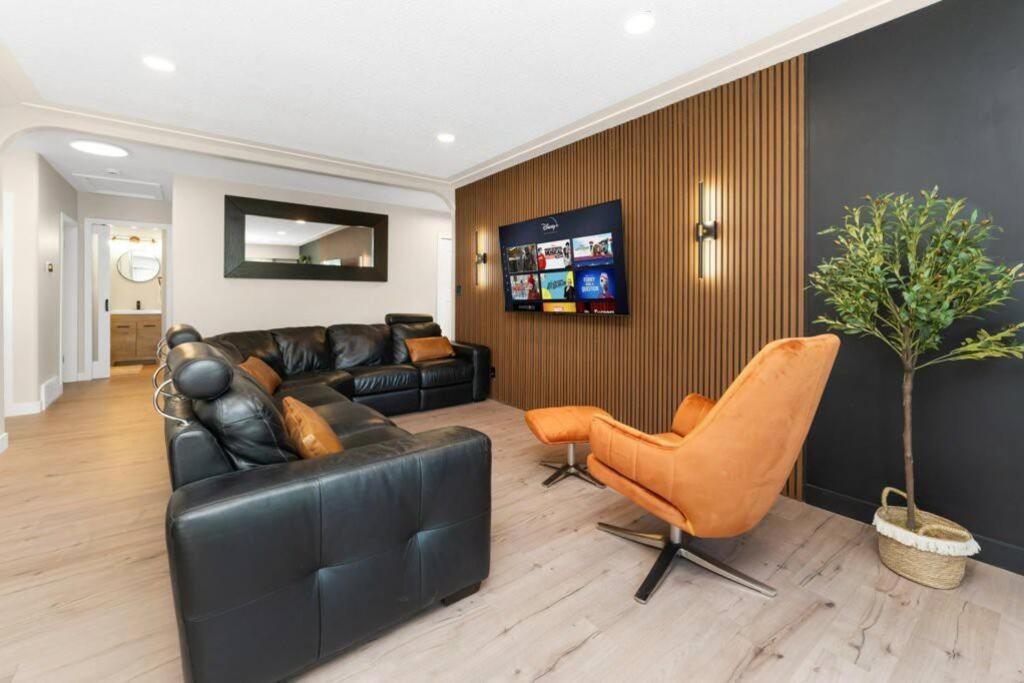 BunkBedDreams,10 Beds,Near Rogers place and Nait