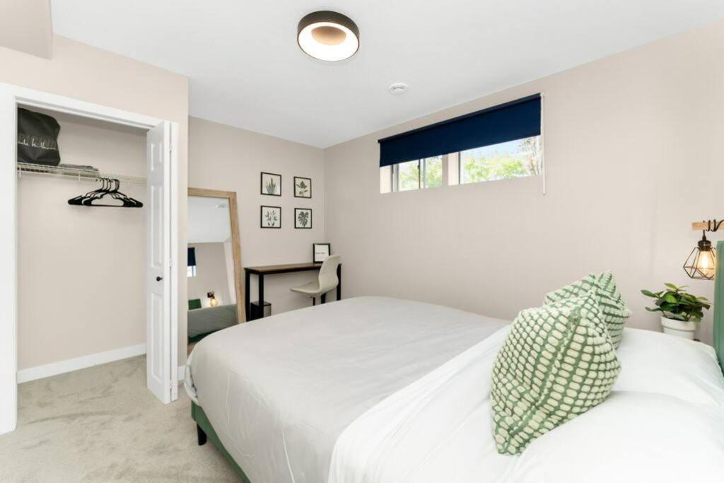BunkBedDreams,10 Beds,Near Rogers place and Nait