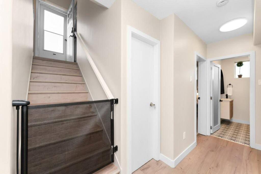 BunkBedDreams,10 Beds,Near Rogers place and Nait