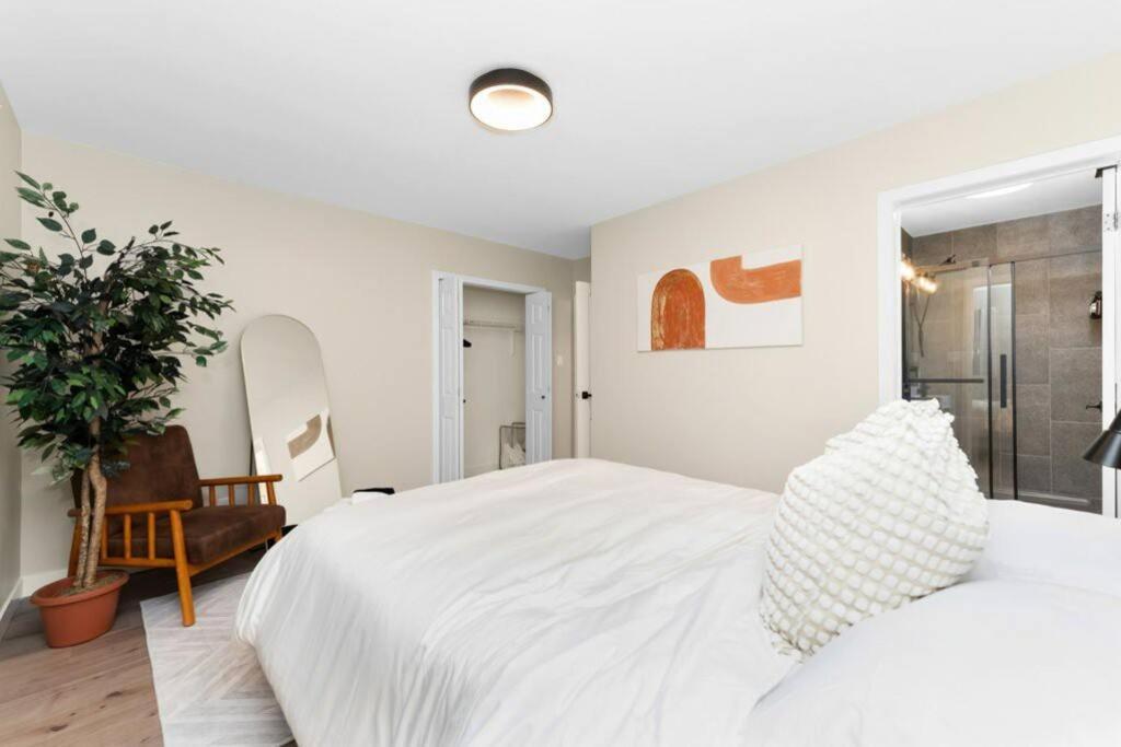 BunkBedDreams,10 Beds,Near Rogers place and Nait