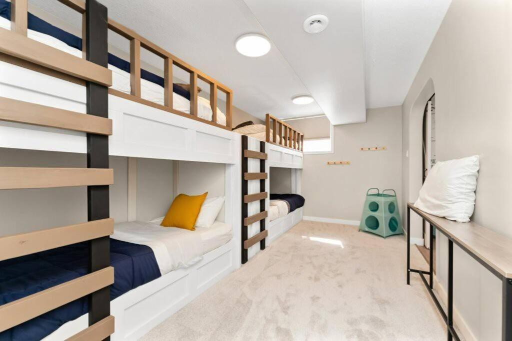 BunkBedDreams,10 Beds,Near Rogers place and Nait