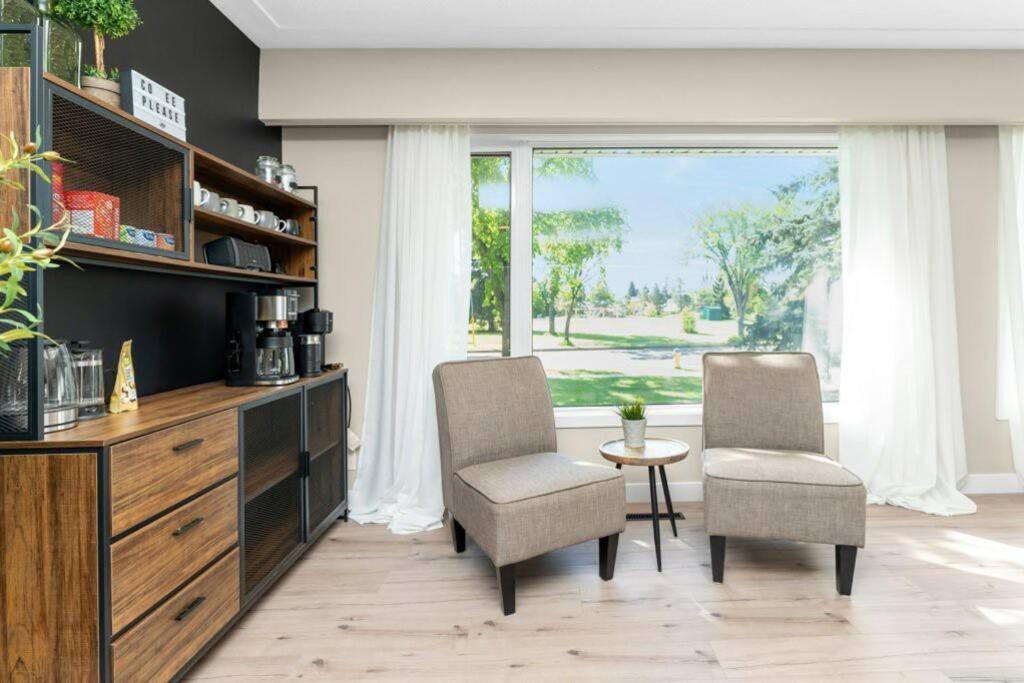 BunkBedDreams,10 Beds,Near Rogers place and Nait