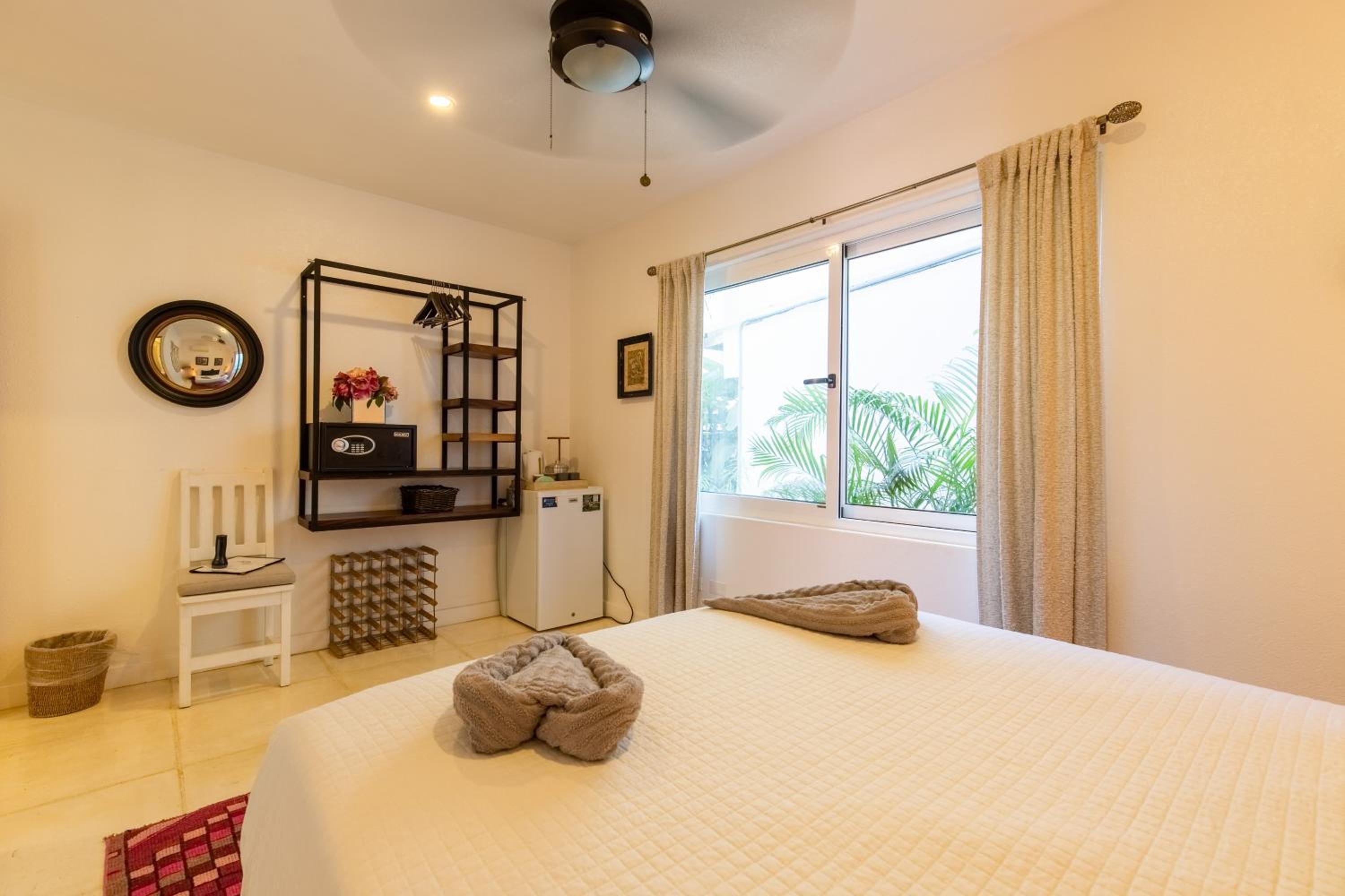 Casa Vitality Bed and Breakfast - Playa Guiones, Nosara - 4 Minute Walk to the Beach