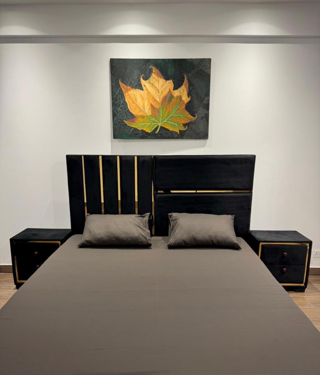 Mövenpick Family Apartments - 1 2 3 4 Bedroom - Penta Square Defence Phase 5 Lahore