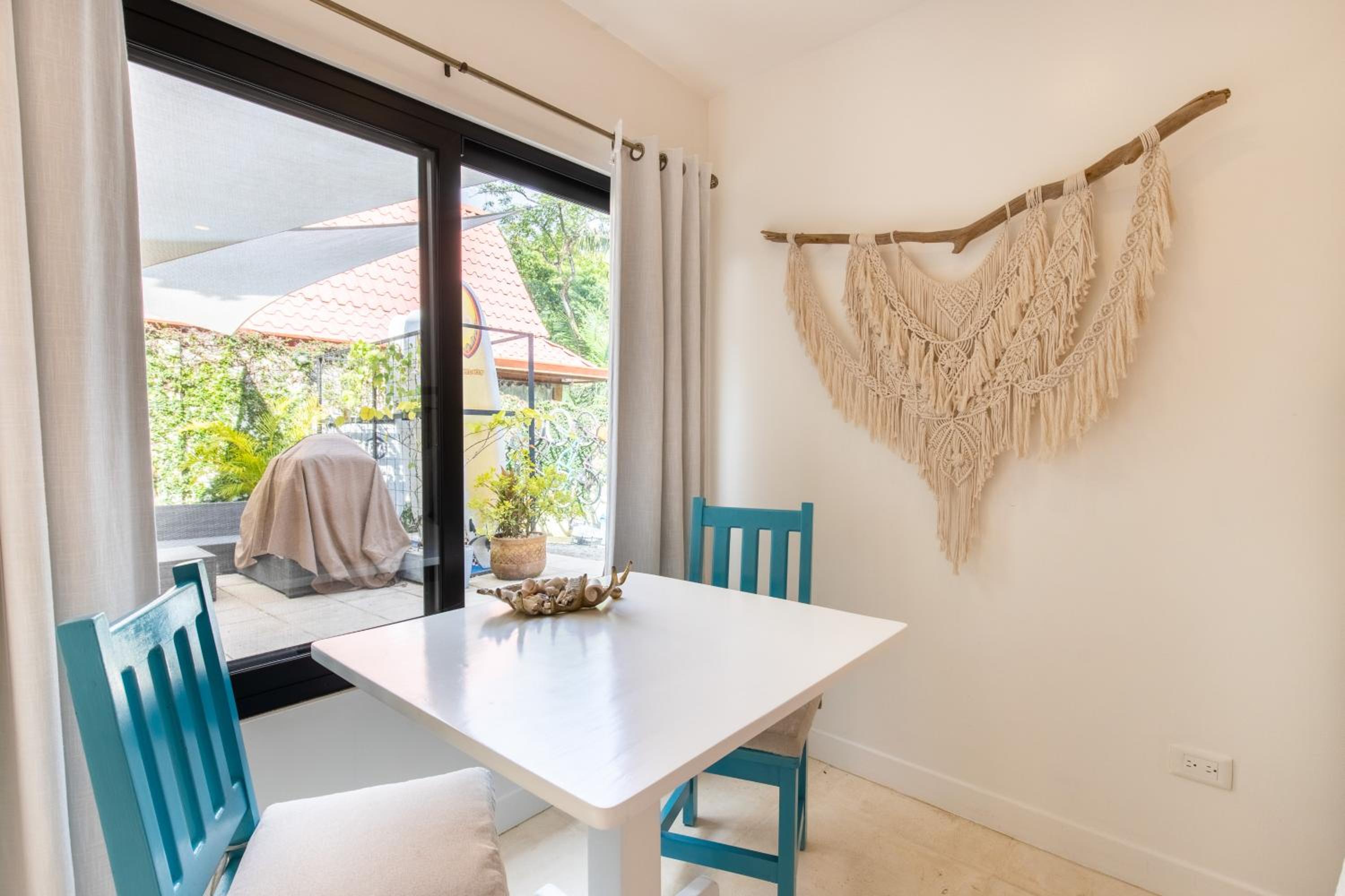 Casa Vitality Bed and Breakfast - Playa Guiones, Nosara - 4 Minute Walk to the Beach