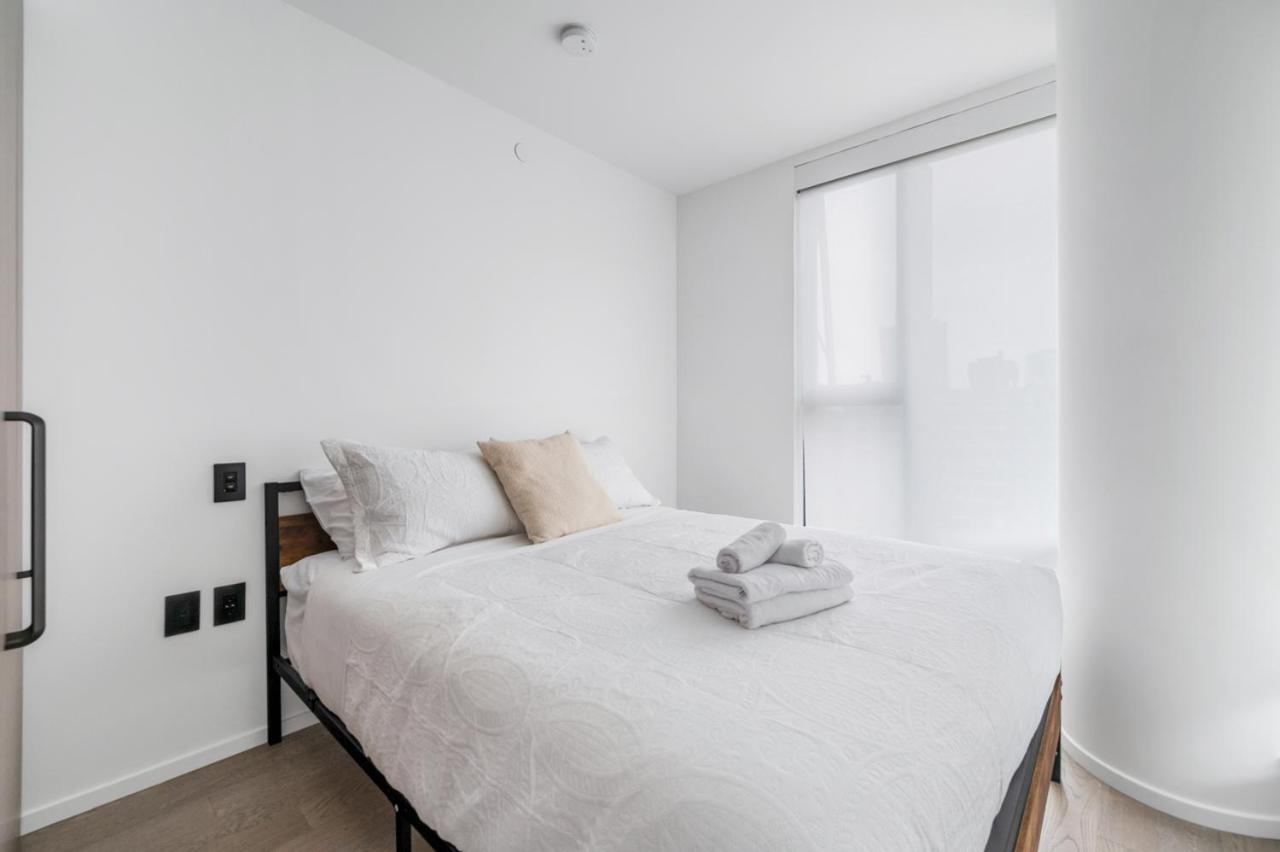 Skyline Retreat 2BR Condo Stunning City Views