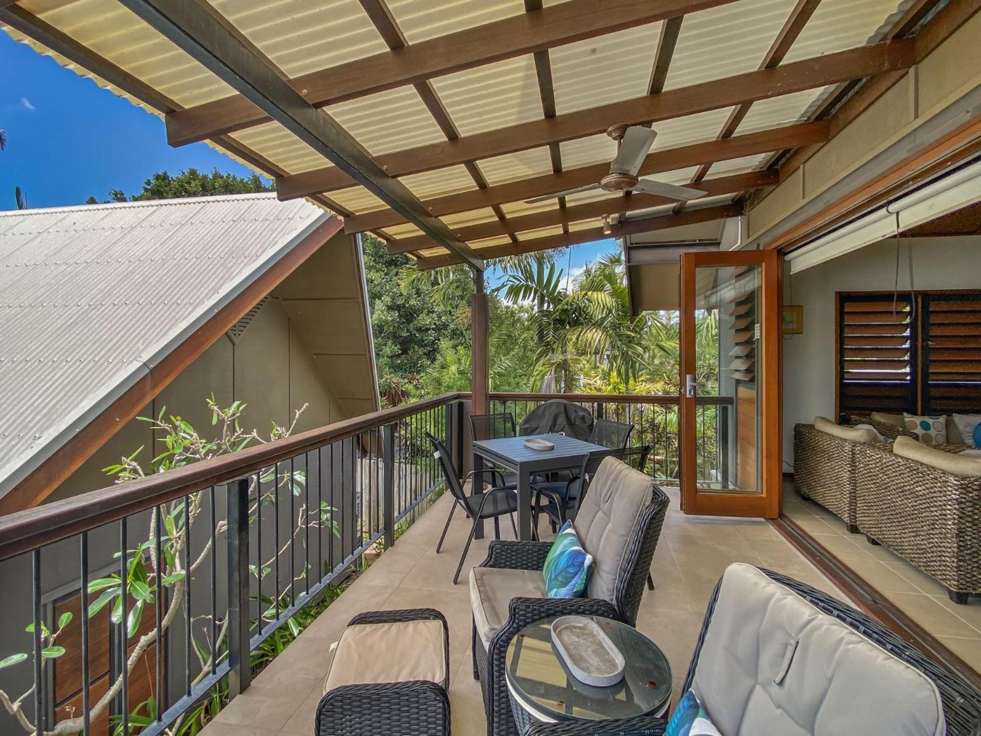 Pure Magnetic Villa 10