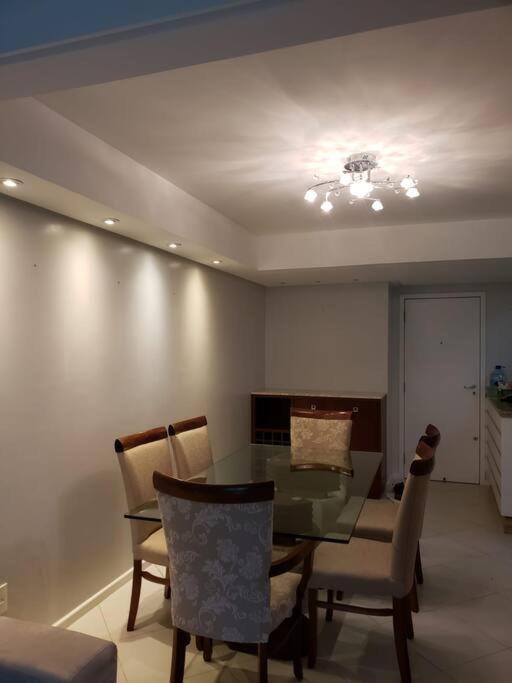 Apartamento aconchegante e encantador, com piscina