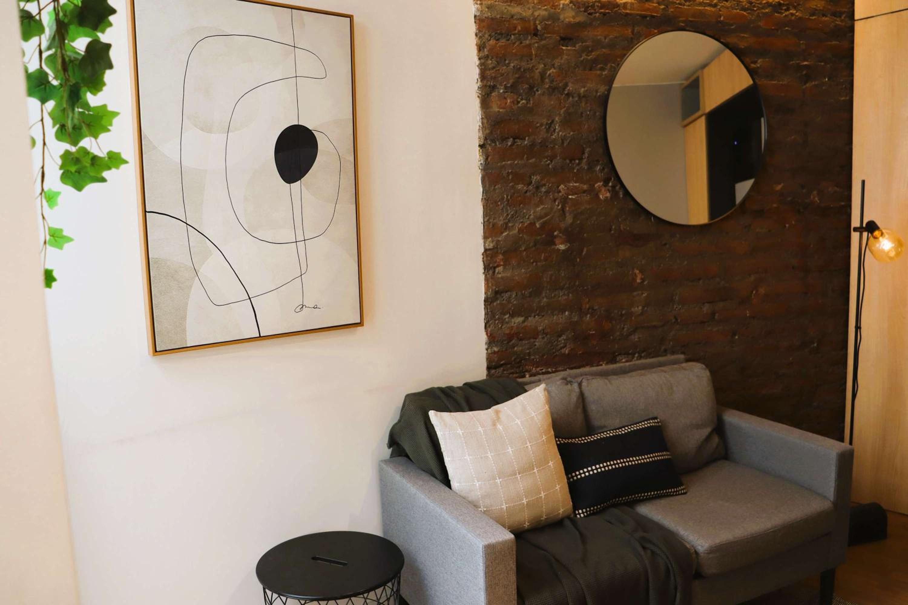 HOM l Wifi AirAcond Barrio Arte Cultura Lastarria
