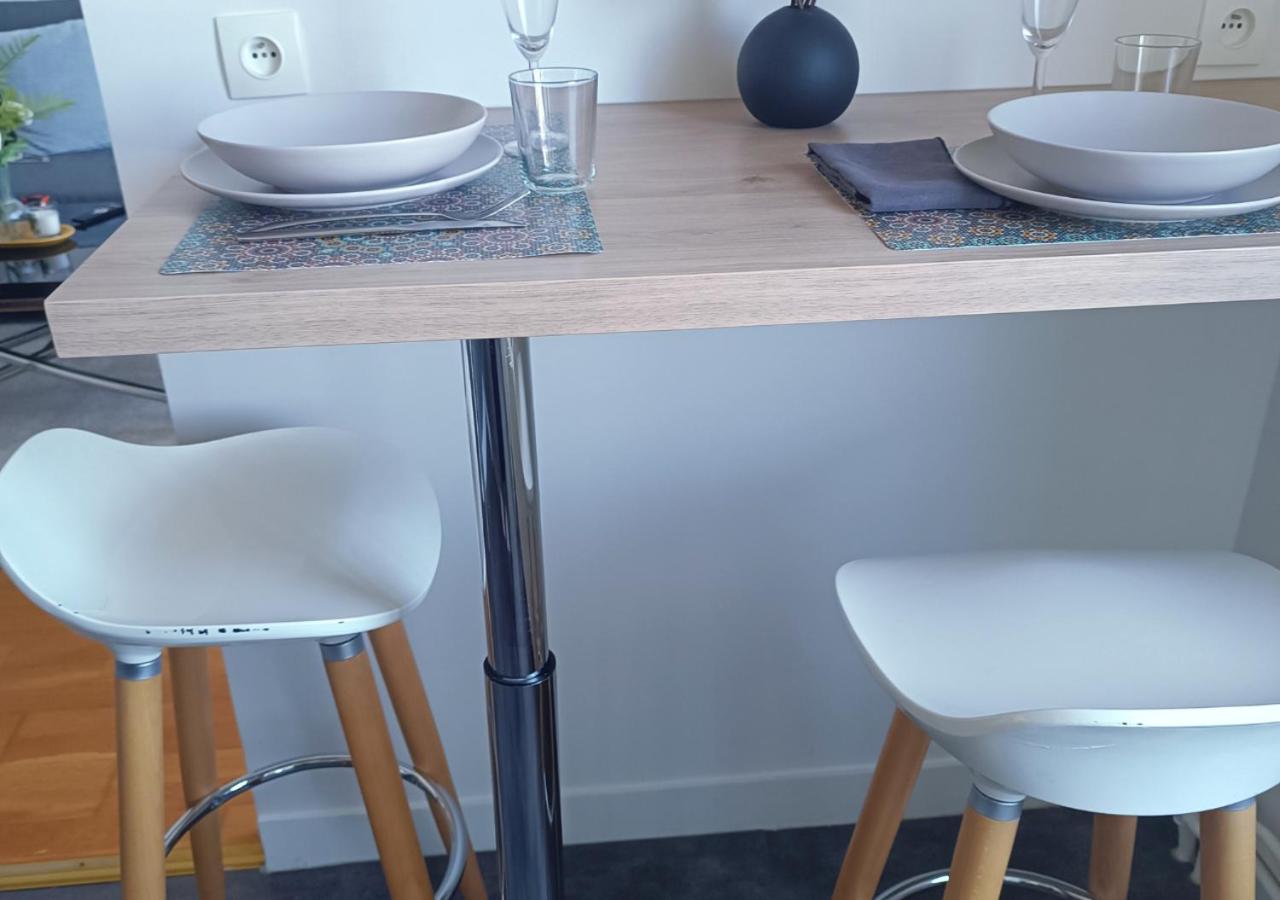 Appartement T2, fonctionnel, Parking,balcon ,2 minutes gare ,17 minutes Paris