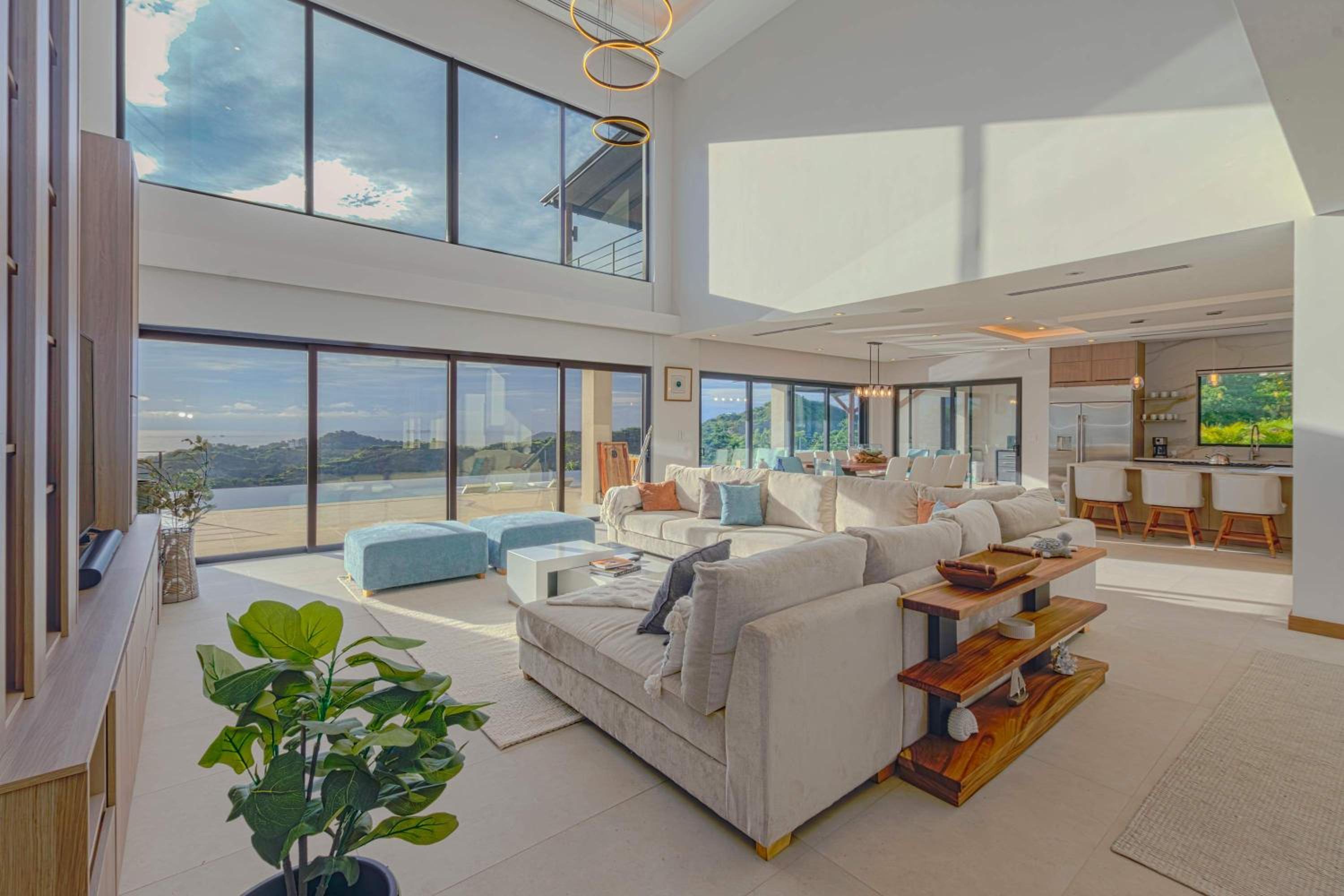 Stunning Ocean View 6 BD Villa