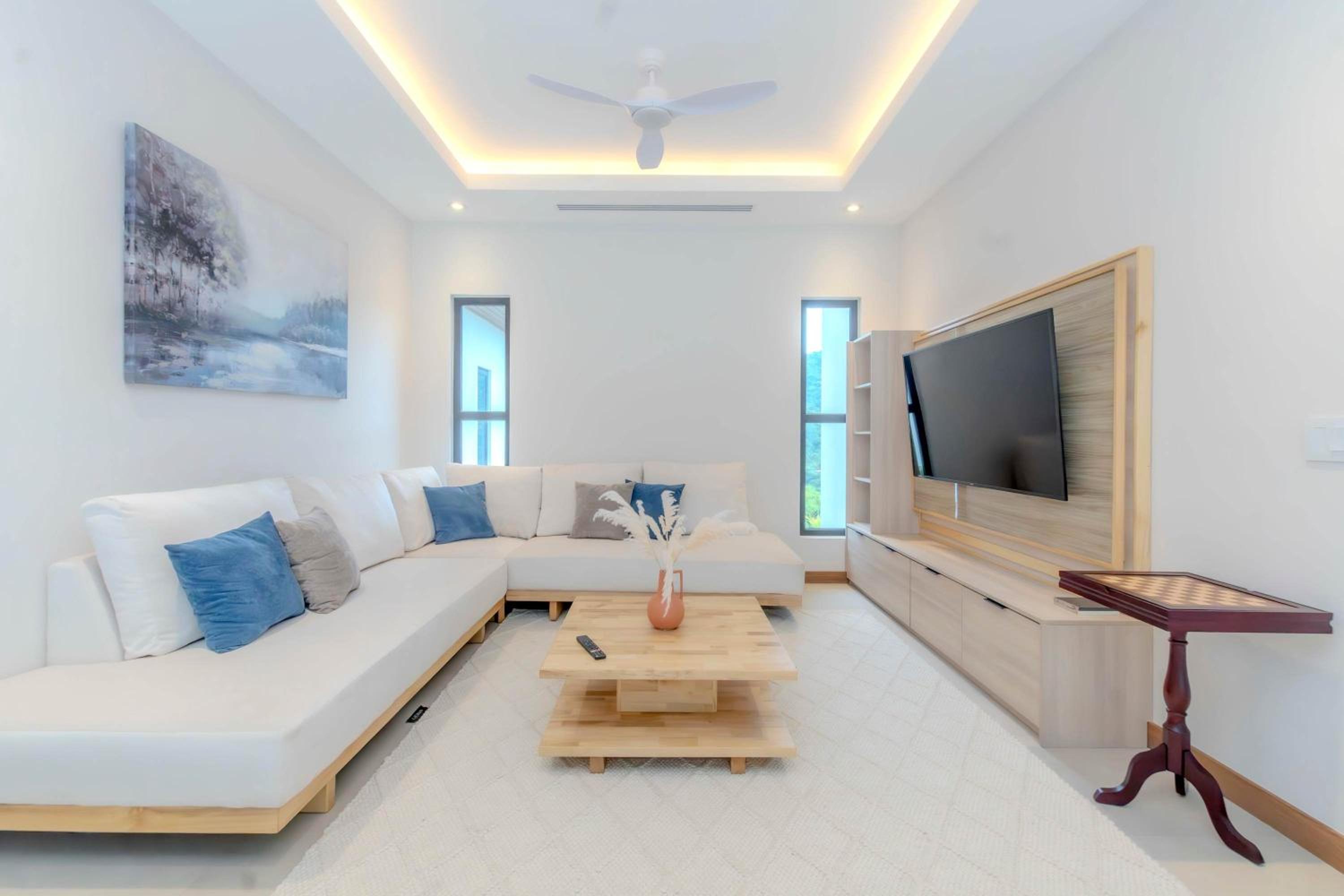 Stunning Ocean View 6 BD Villa