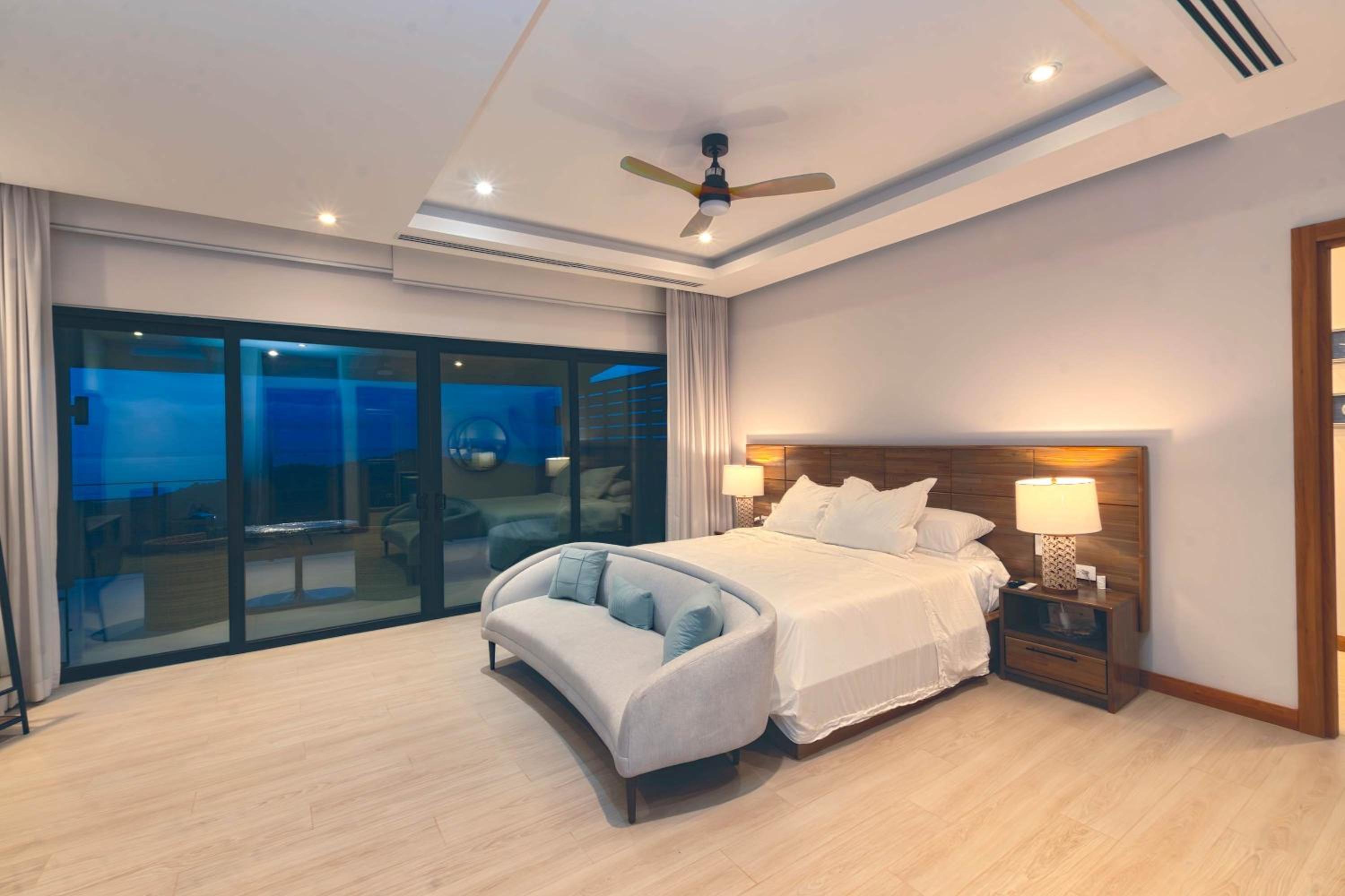 Stunning Ocean View 6 BD Villa