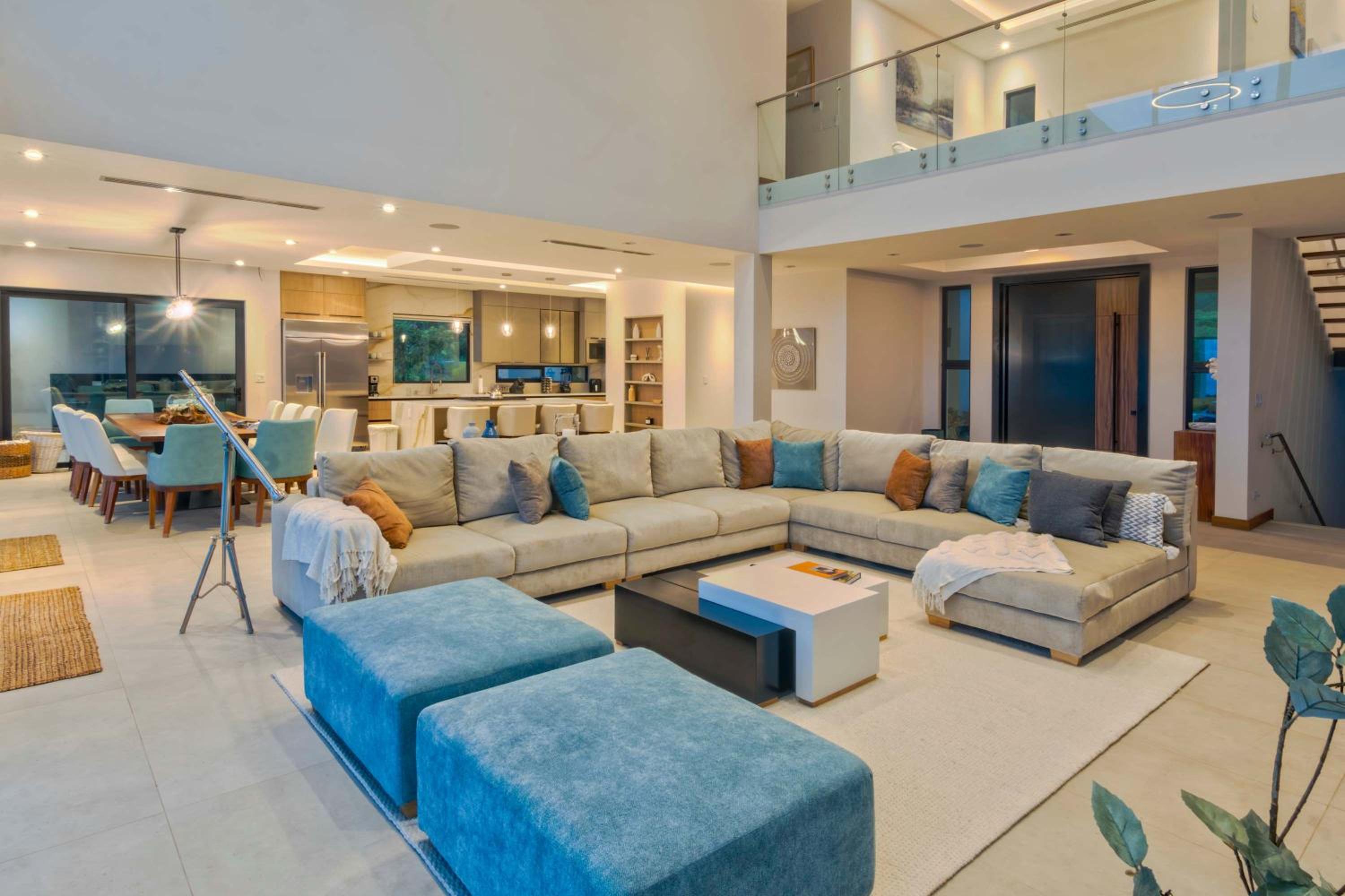 Stunning Ocean View 6 BD Villa