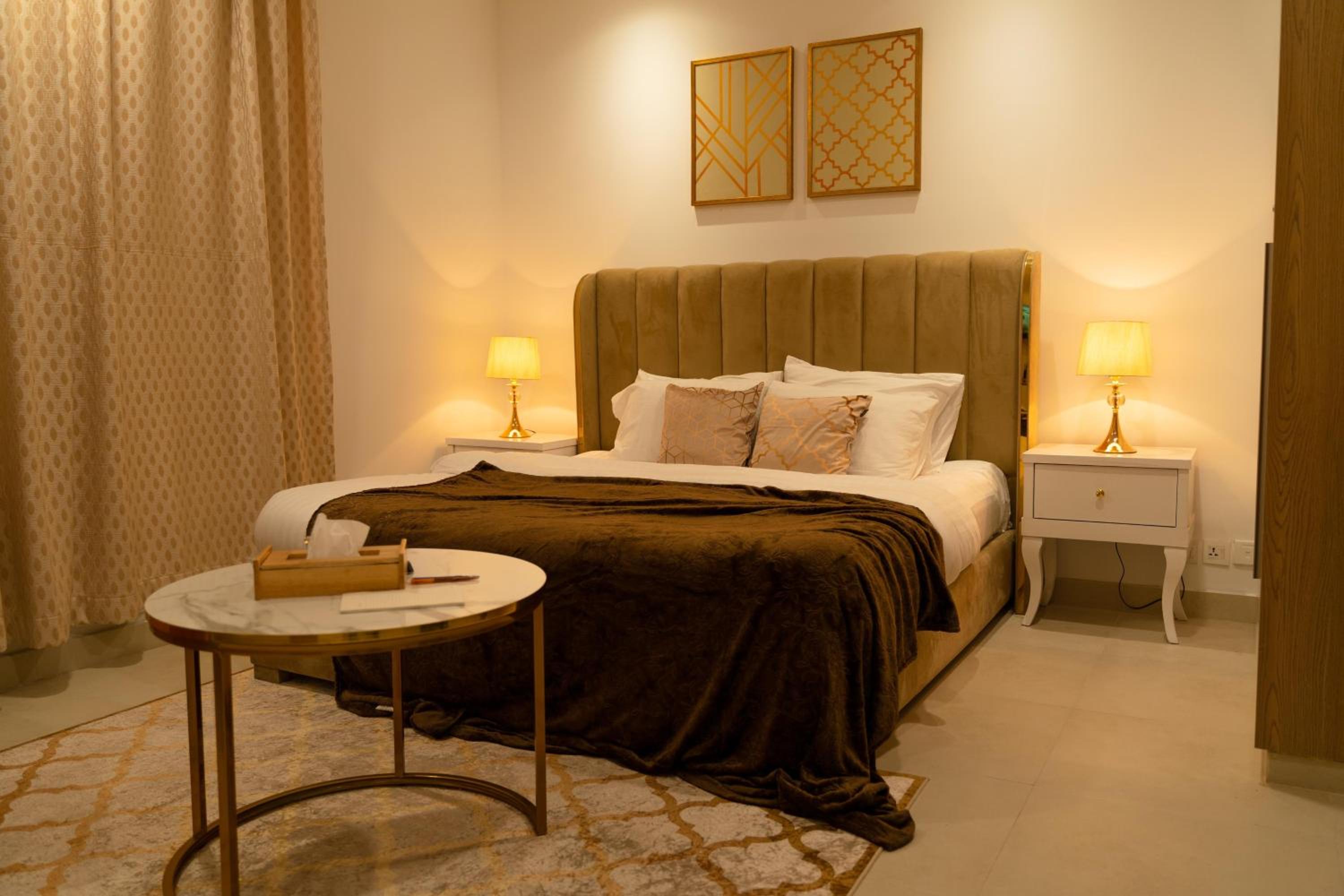 Mövenpick Family Apartments - 1 2 3 4 Bedroom - Penta Square Defence Phase 5 Lahore
