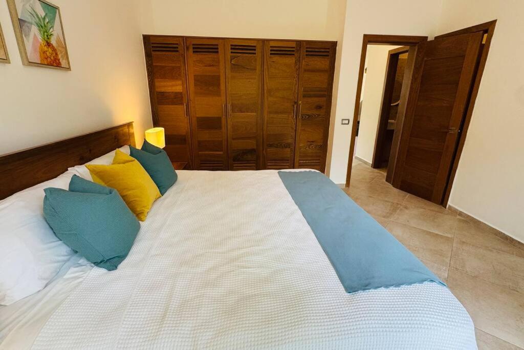 Louisa Apart-Hotel Las Ballenas