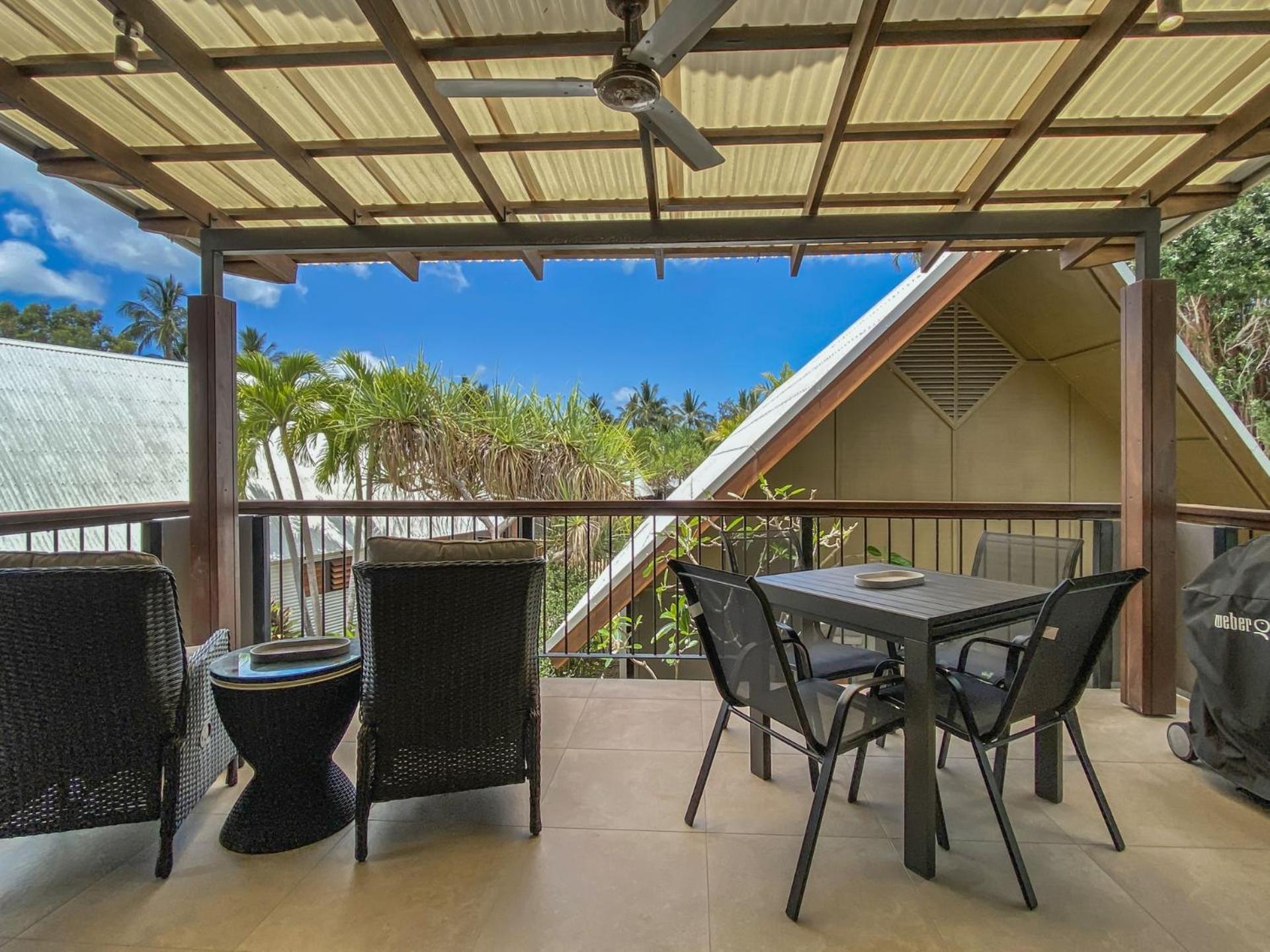 Pure Magnetic Villa 10