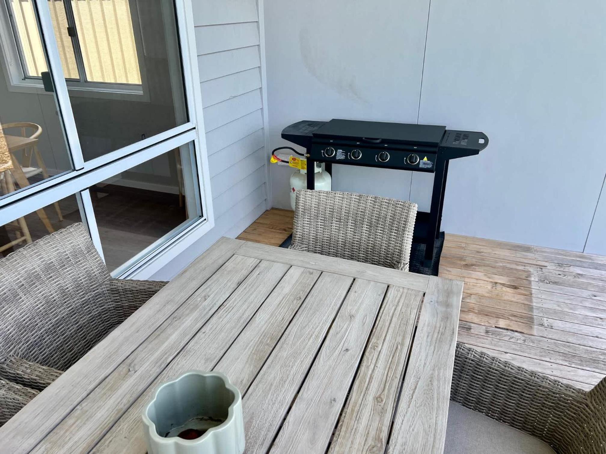 Foxhill Shores - WIFI outside pets