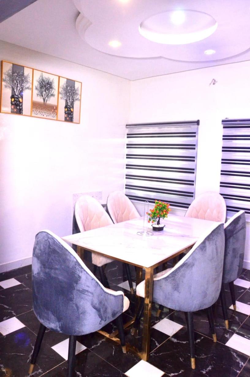 Shine Residence-Modern Luxury Villa in Calavi Arconville