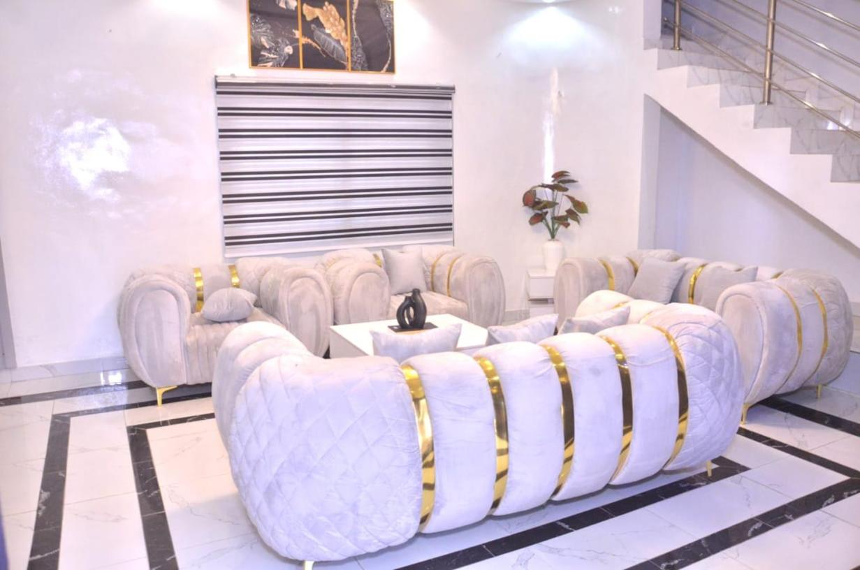 Shine Residence-Modern Luxury Villa in Calavi Arconville