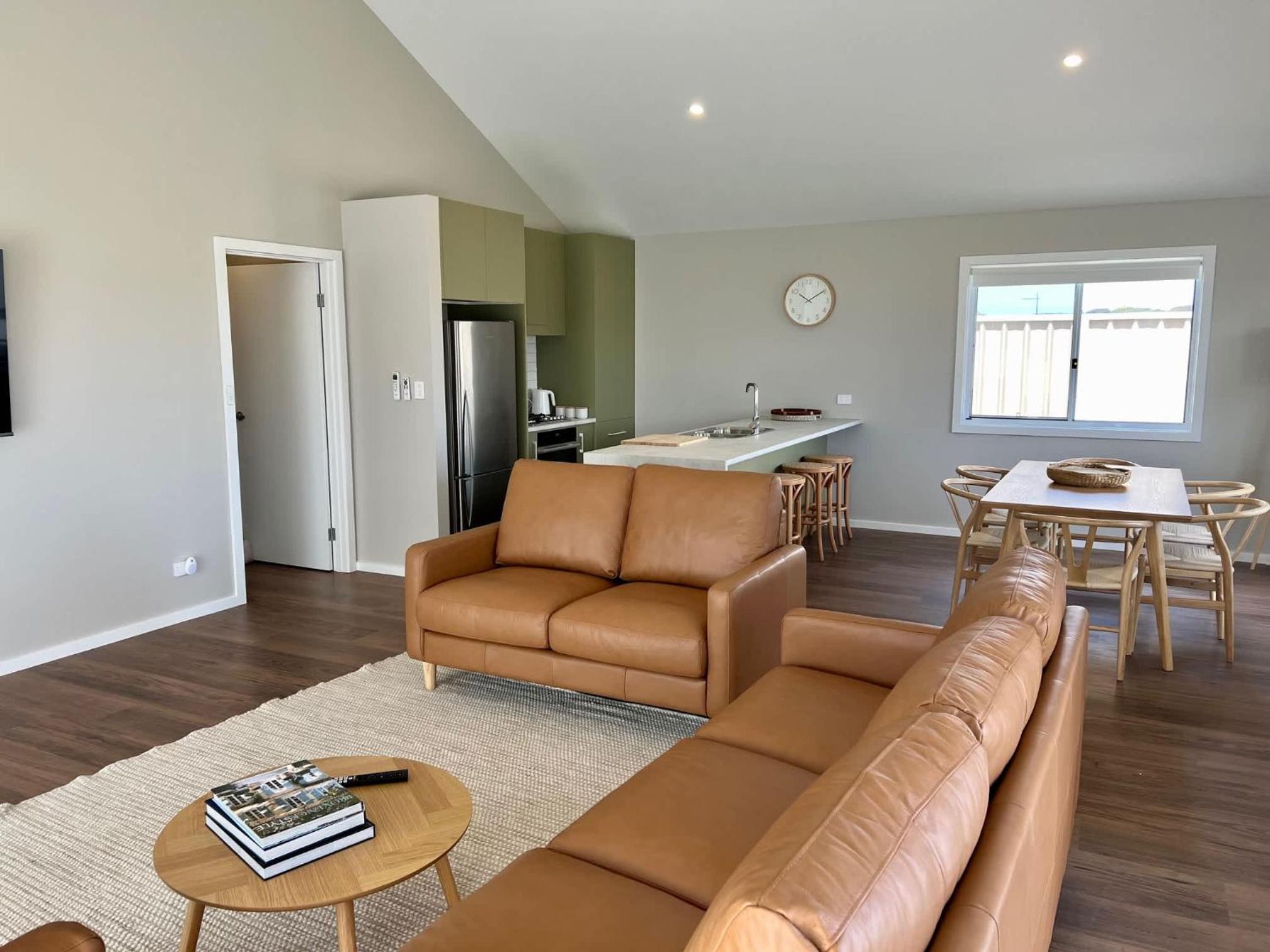 Foxhill Shores - WIFI outside pets