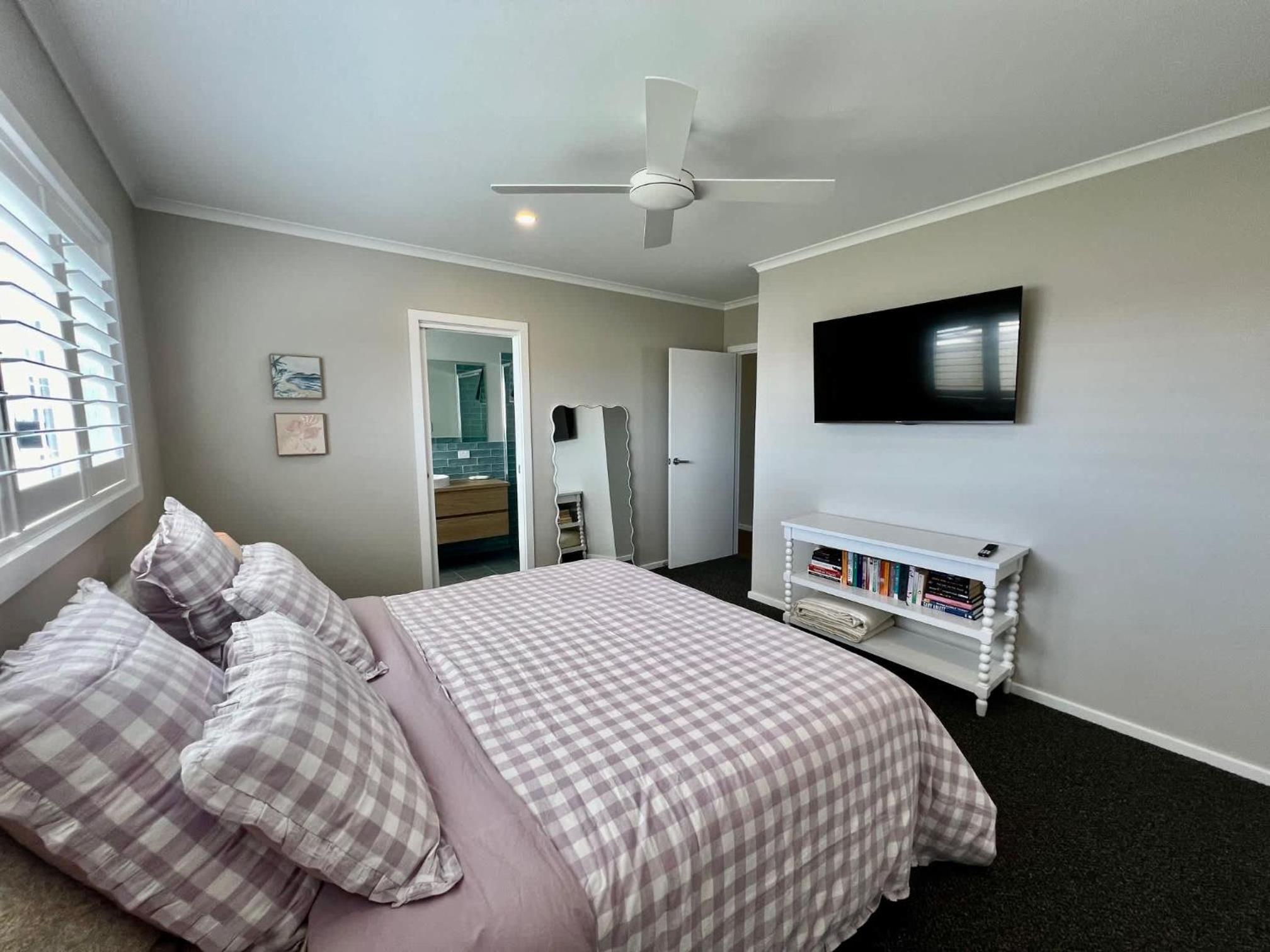 Foxhill Shores - WIFI outside pets