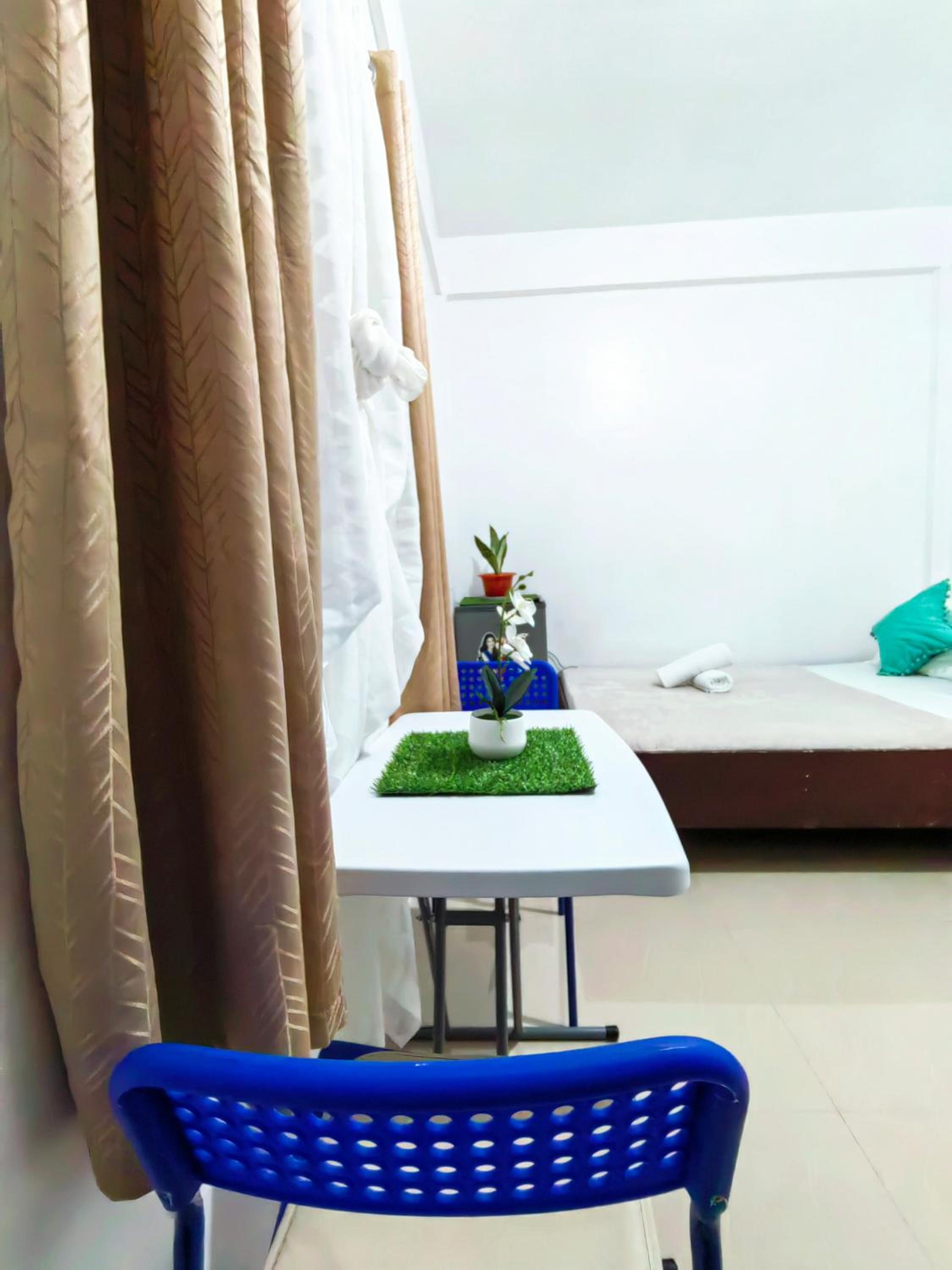 NON AIRCON STUDIO TYPE UNIT Salvacion Palo Room 9, photo 18