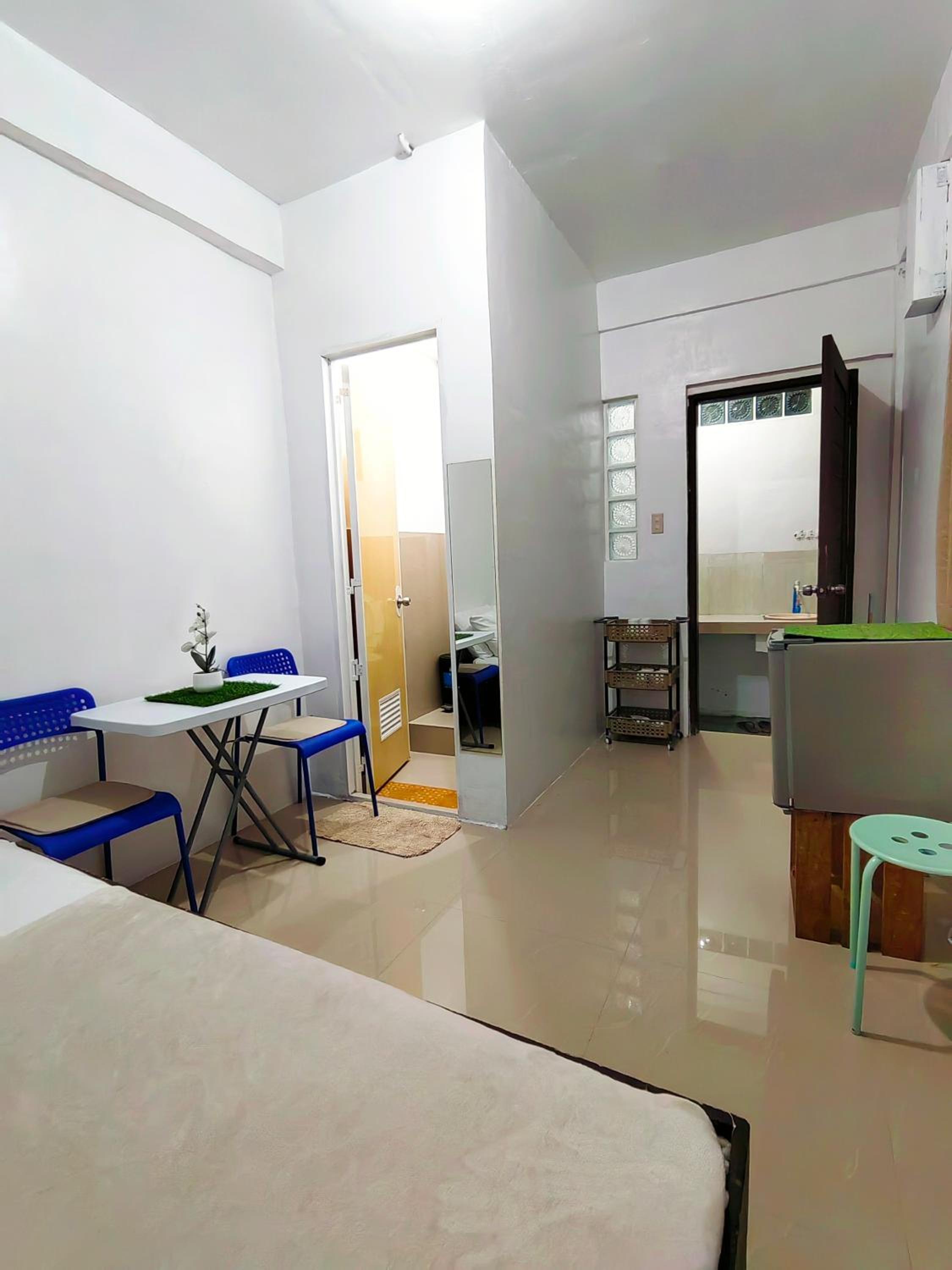 NON AIRCON STUDIO TYPE UNIT Salvacion Palo Room 9, photo 10