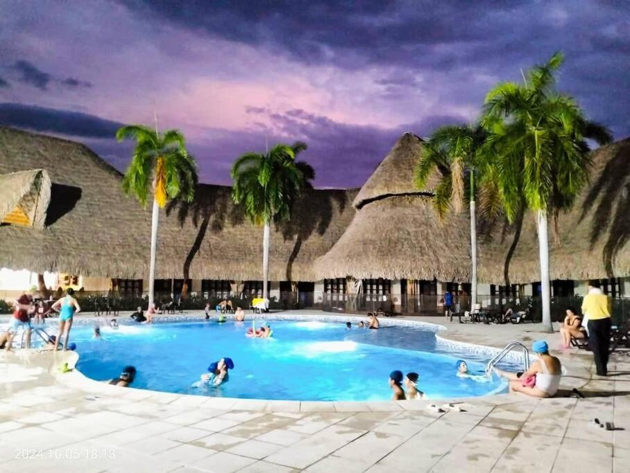 Apto con piscina en Flandes