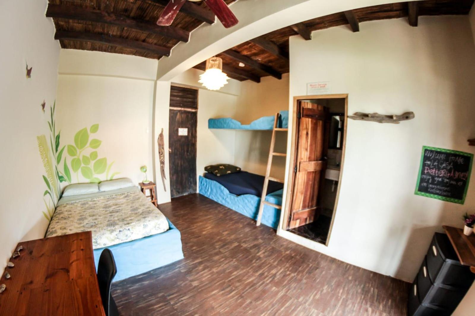 La Casa Hostel
