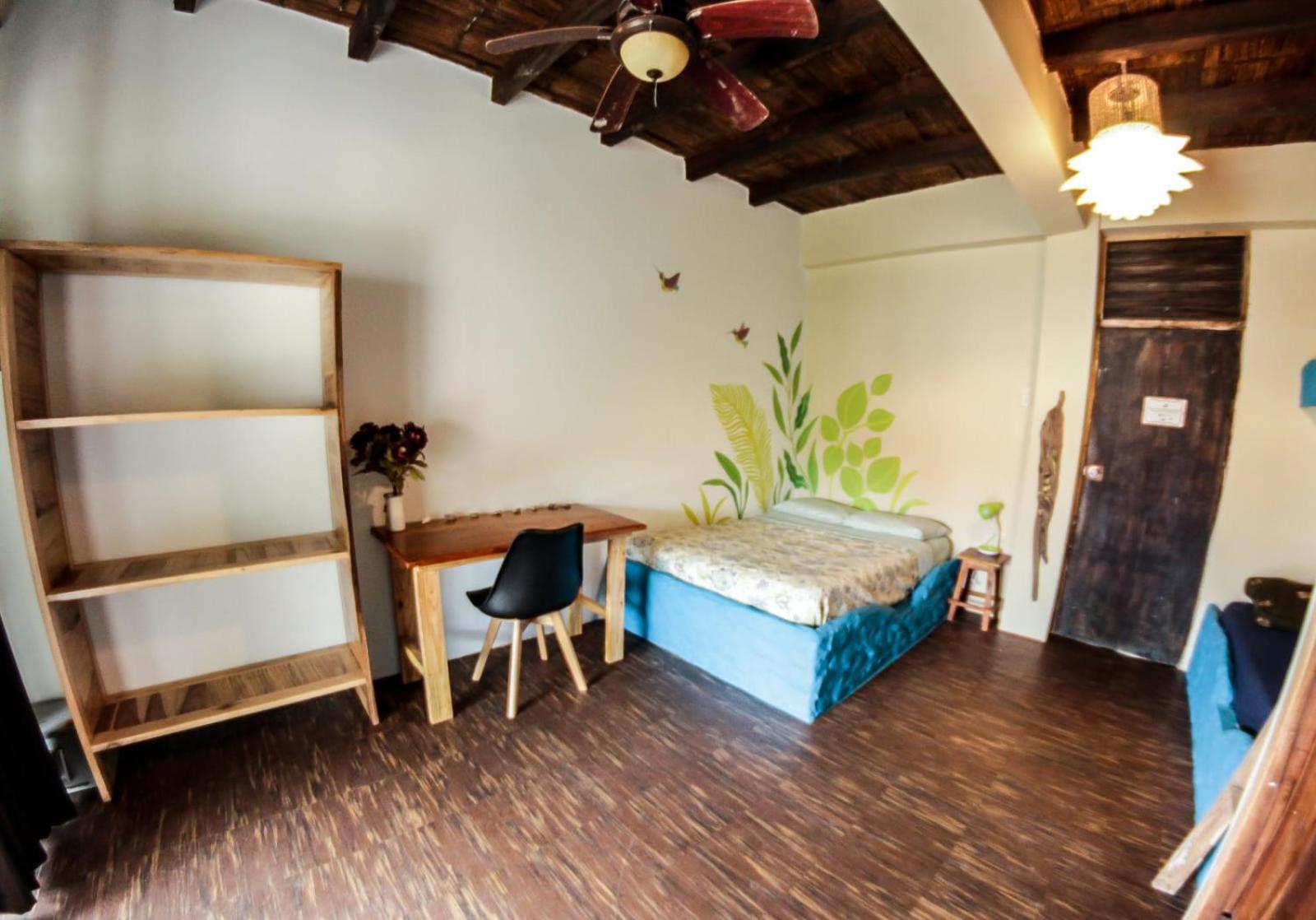 La Casa Hostel