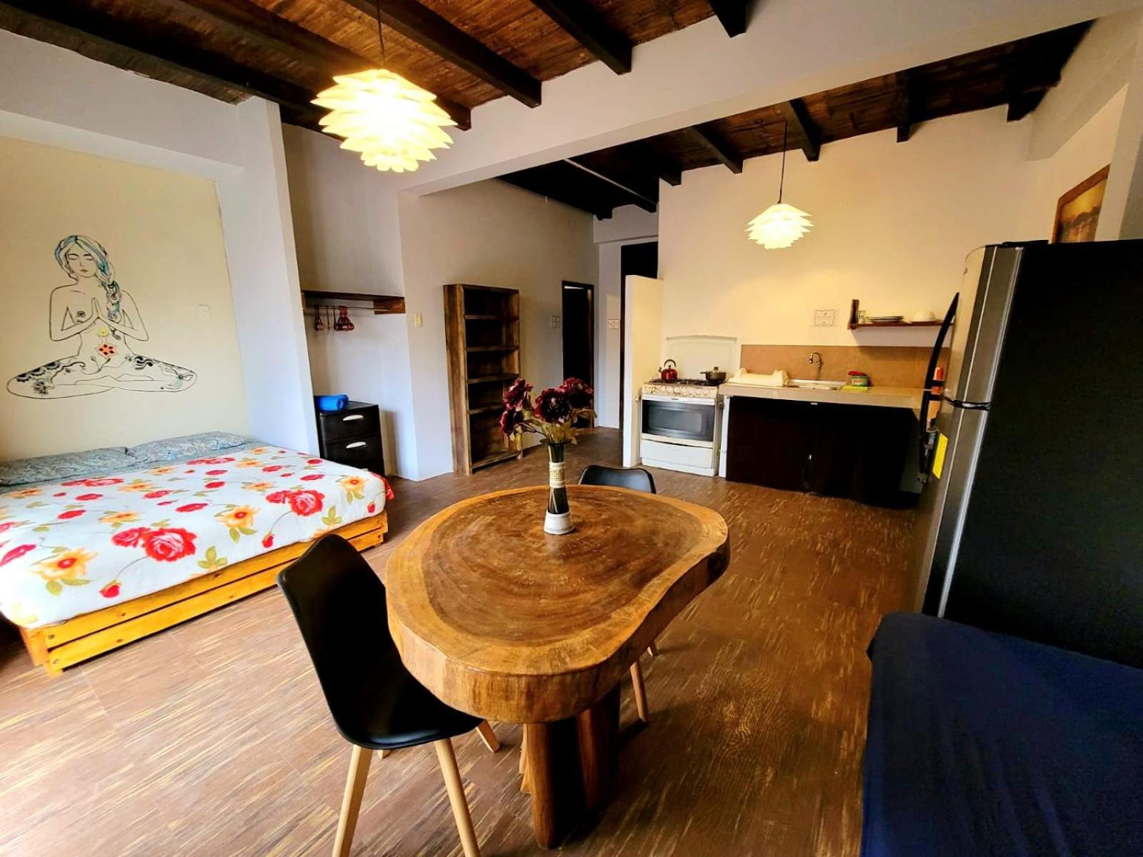 La Casa Hostel