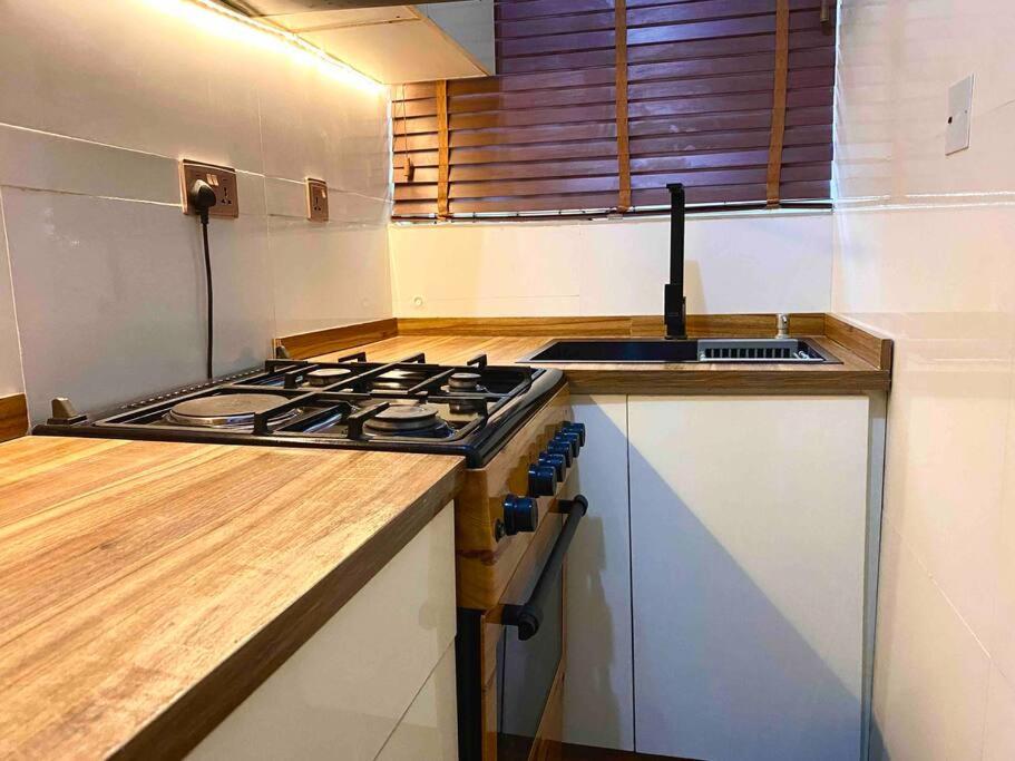 ForTwo By Fox Homes - Lekki Phase 1 Admiralty Way view 4