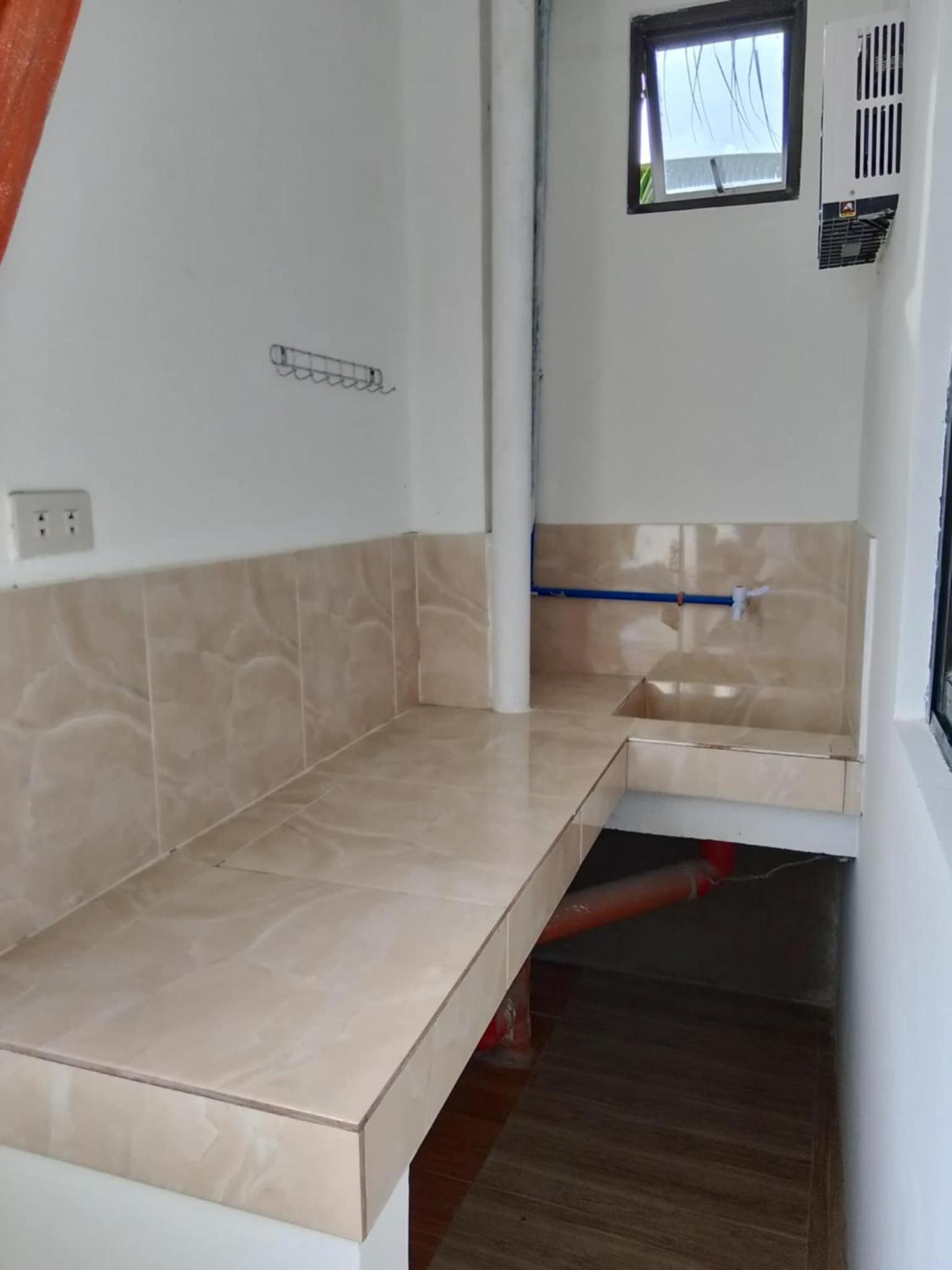 NON AIRCON STUDIO TYPE UNIT Salvacion Palo Room 9