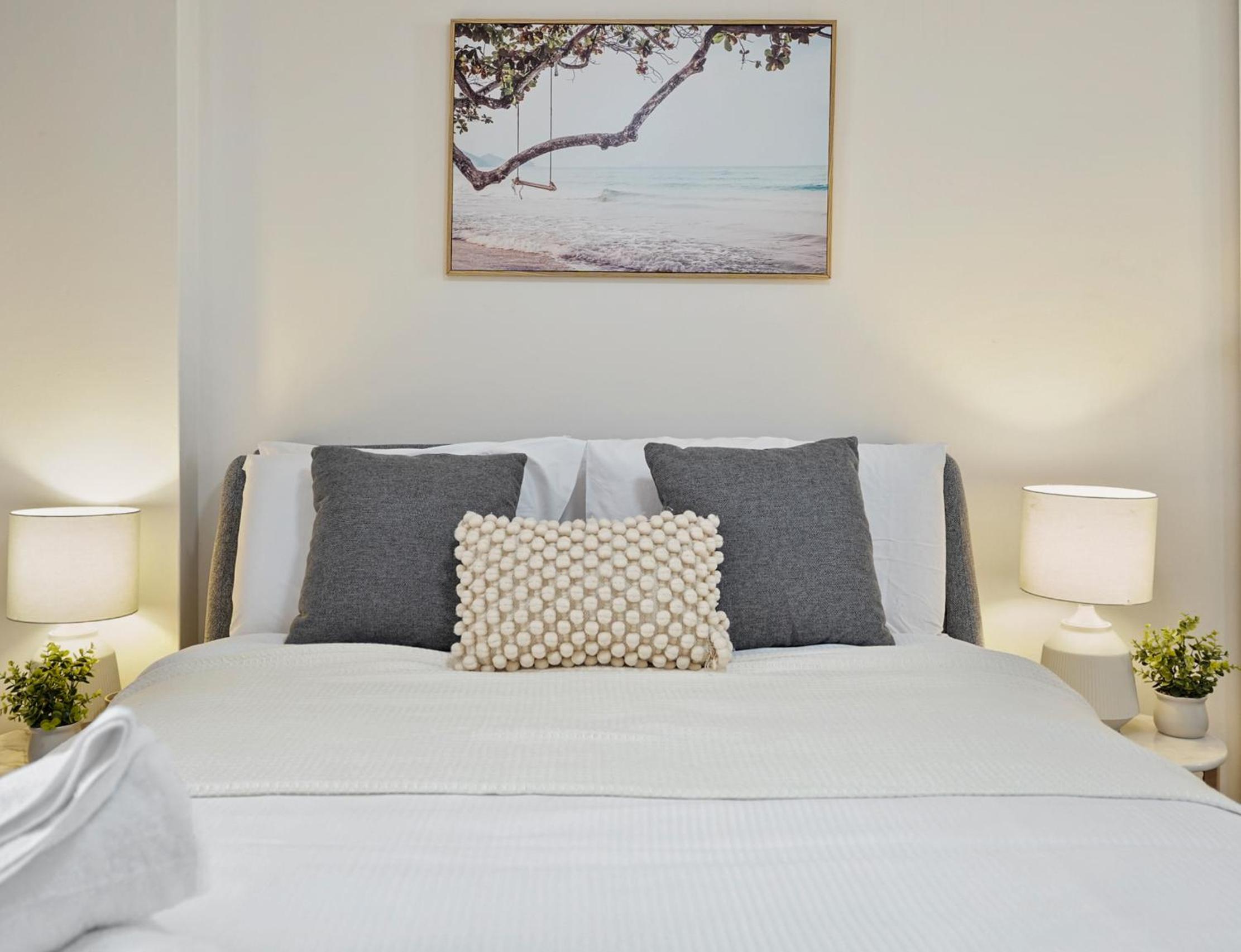 Cozy Central Beachfront Surfers Paradise