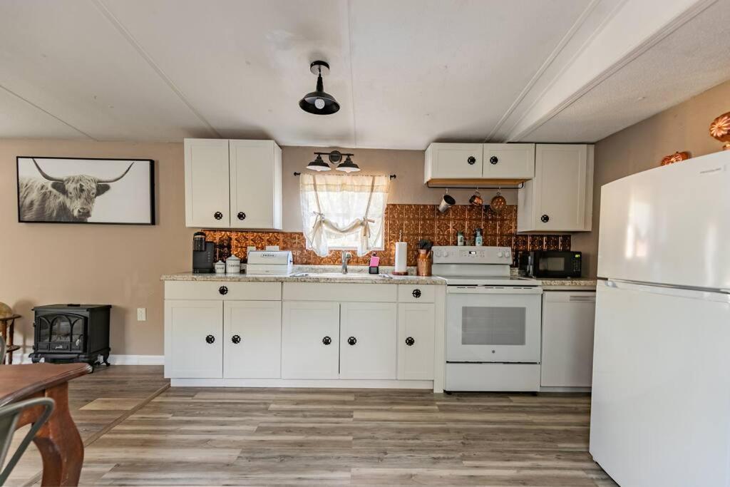 Swiss American cabin