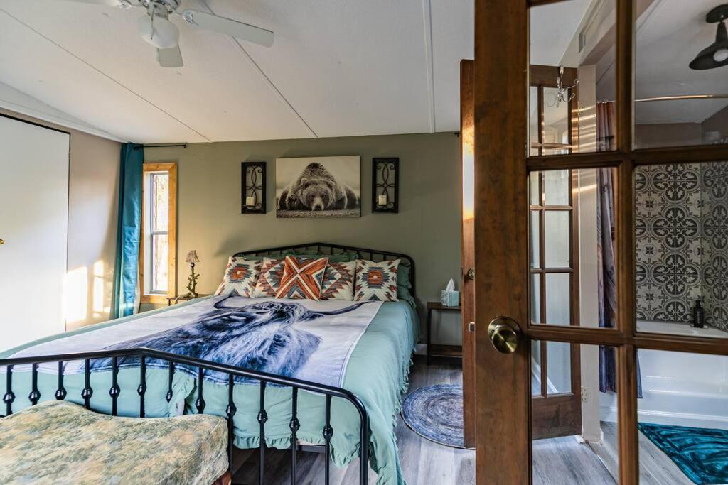Swiss American cabin