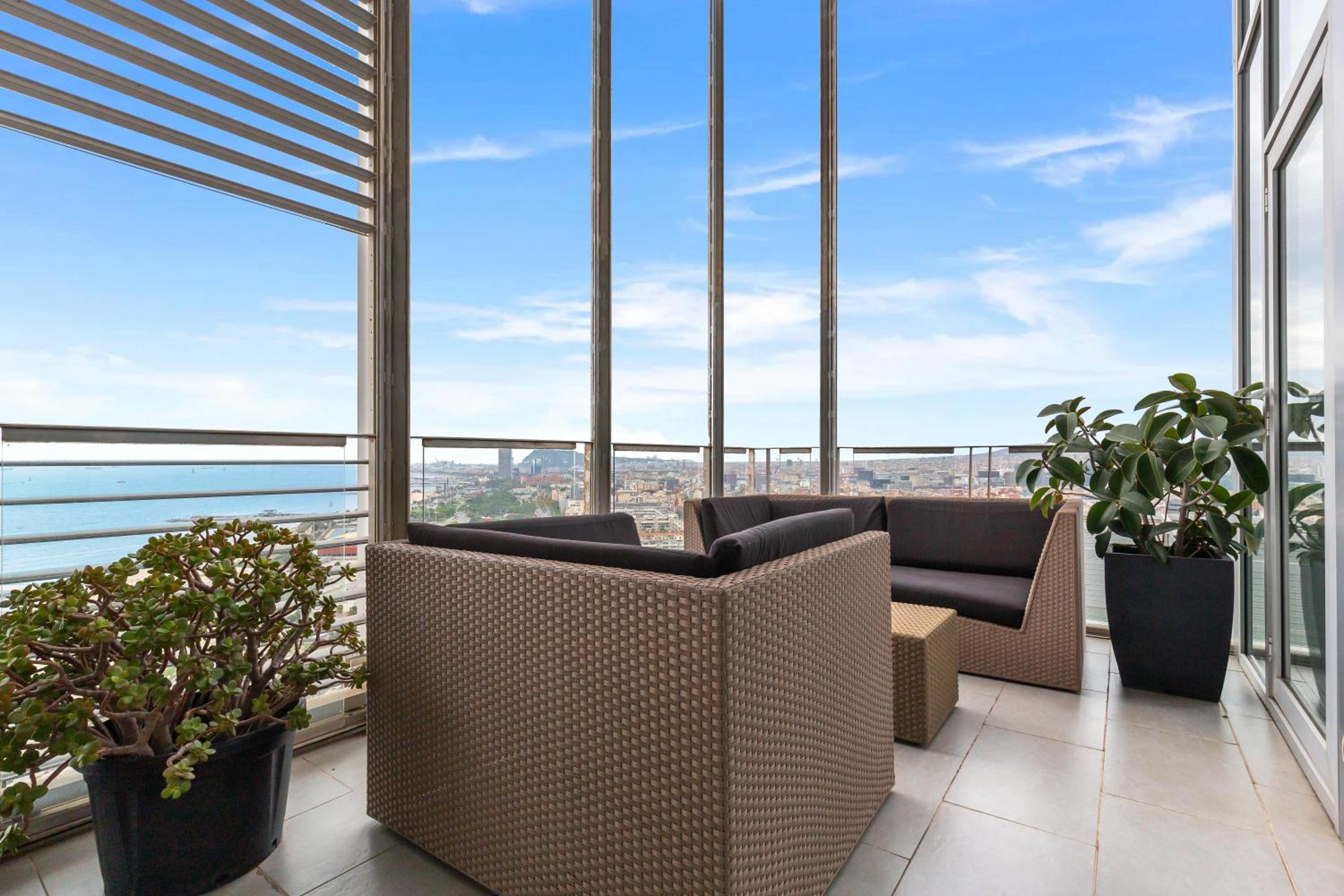 Penthouse With The Best Views! photo 2