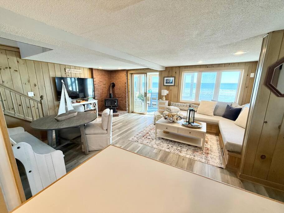 Luxurious Beachfront New England Cottage