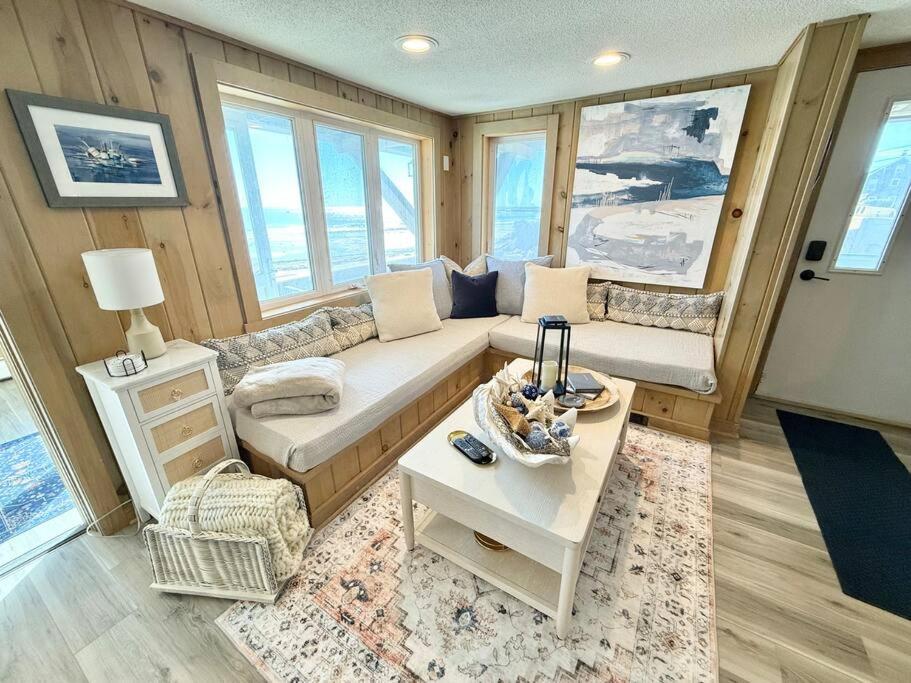Luxurious Beachfront New England Cottage