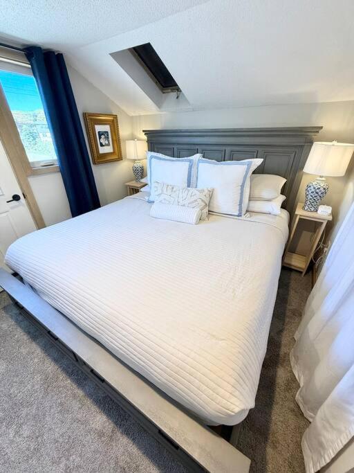 Luxurious Beachfront New England Cottage