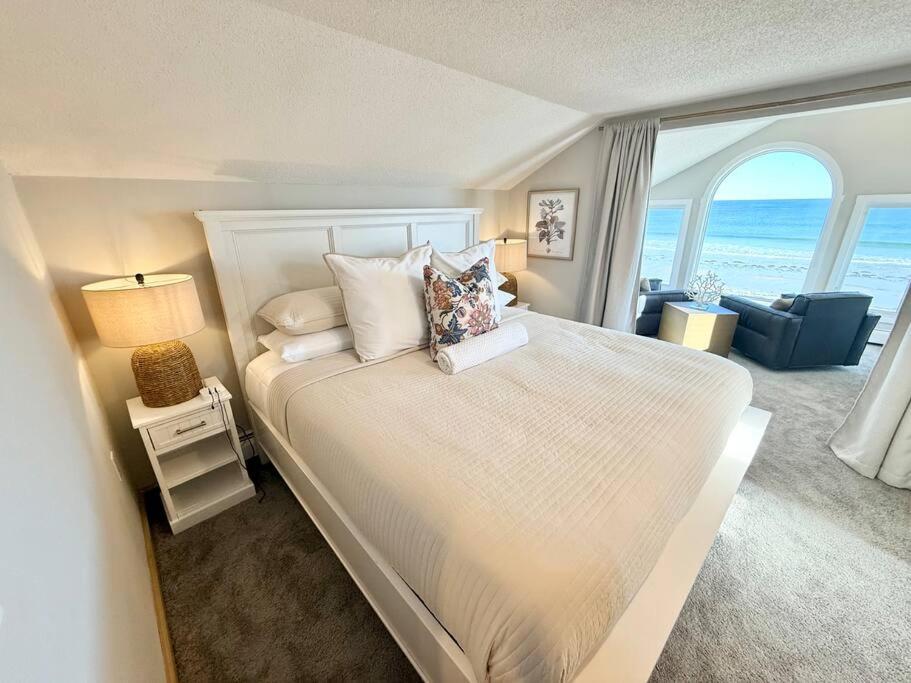 Luxurious Beachfront New England Cottage