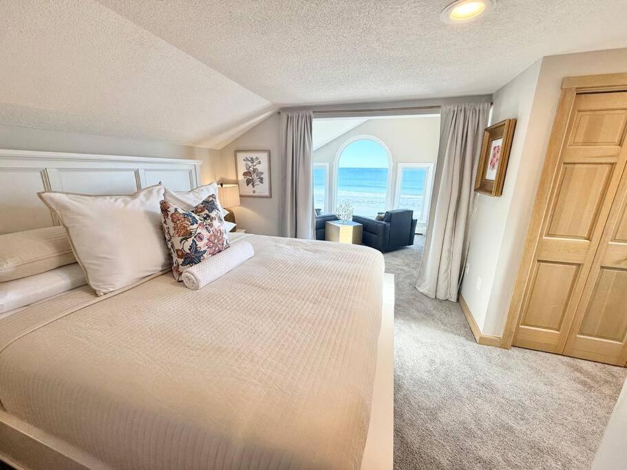 Luxurious Beachfront New England Cottage