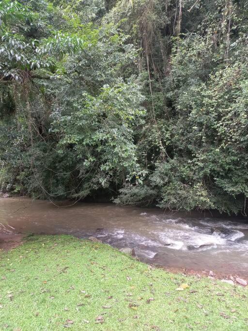 Sossego e Natureza ! Sítio Canto Alegre !