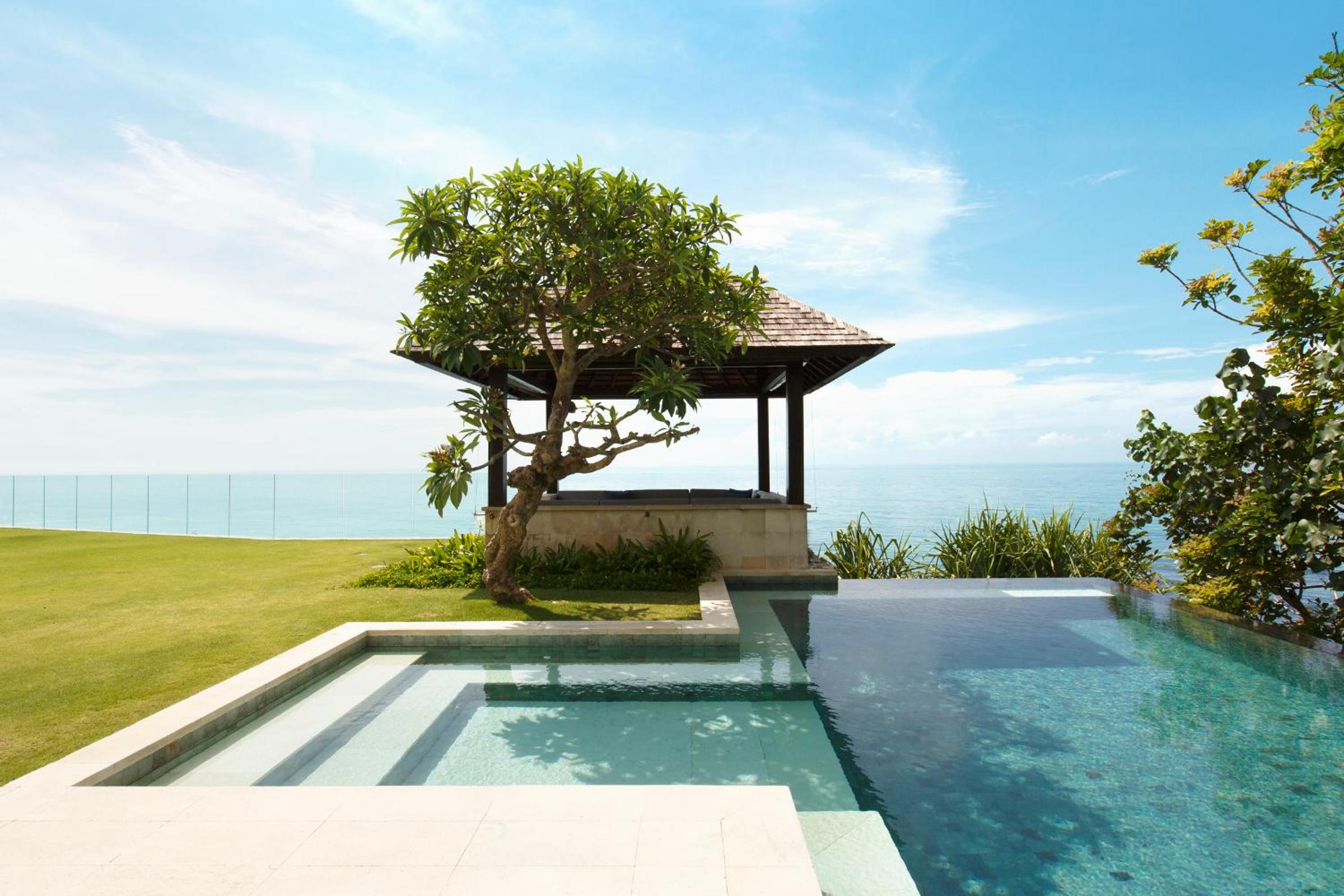 The Ungasan Clifftop Resort 3