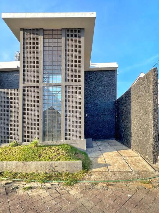 Brand New Shinta Villa Uluwatu view 3