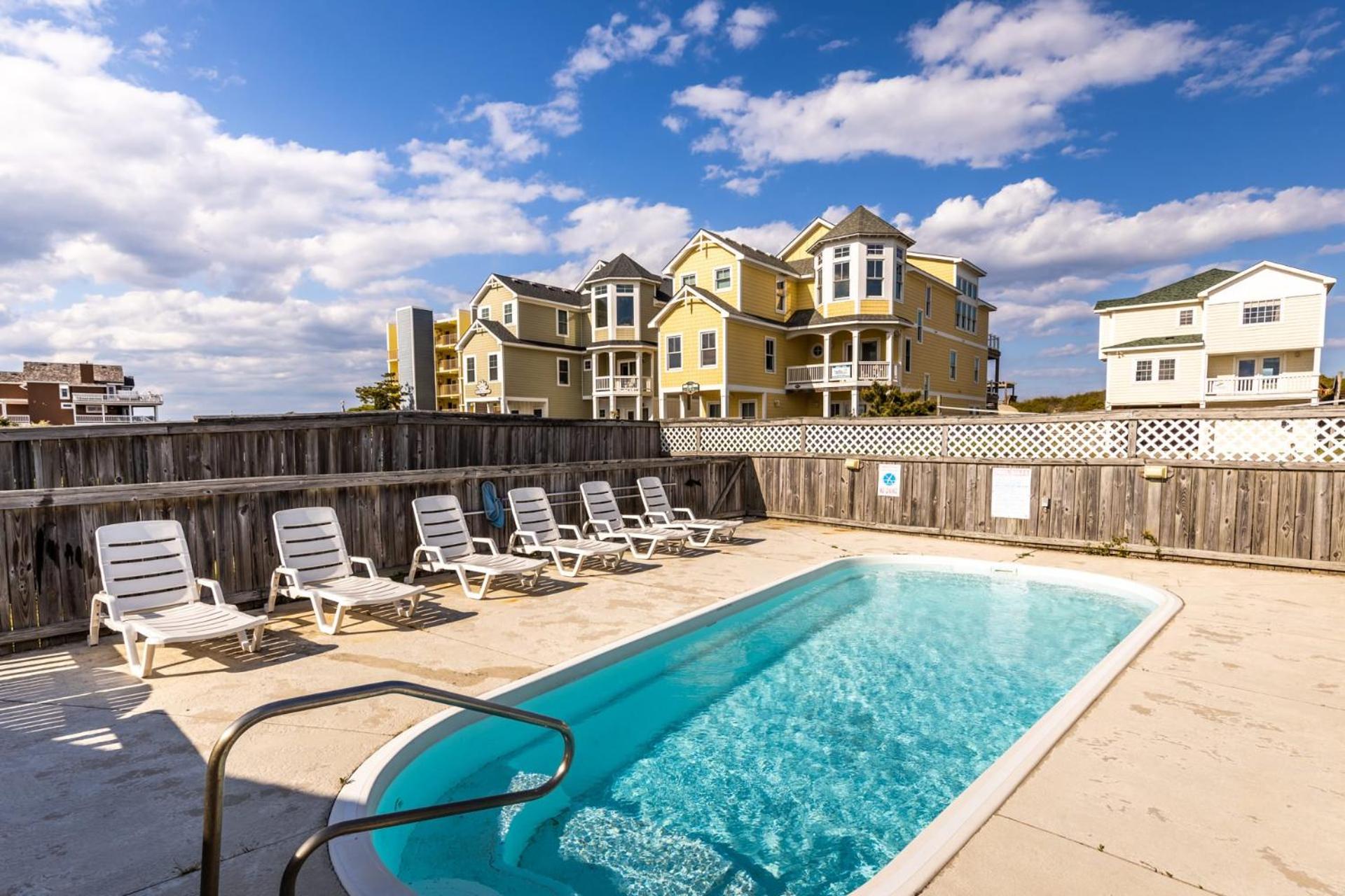 6175 - Longview Cottage view 3